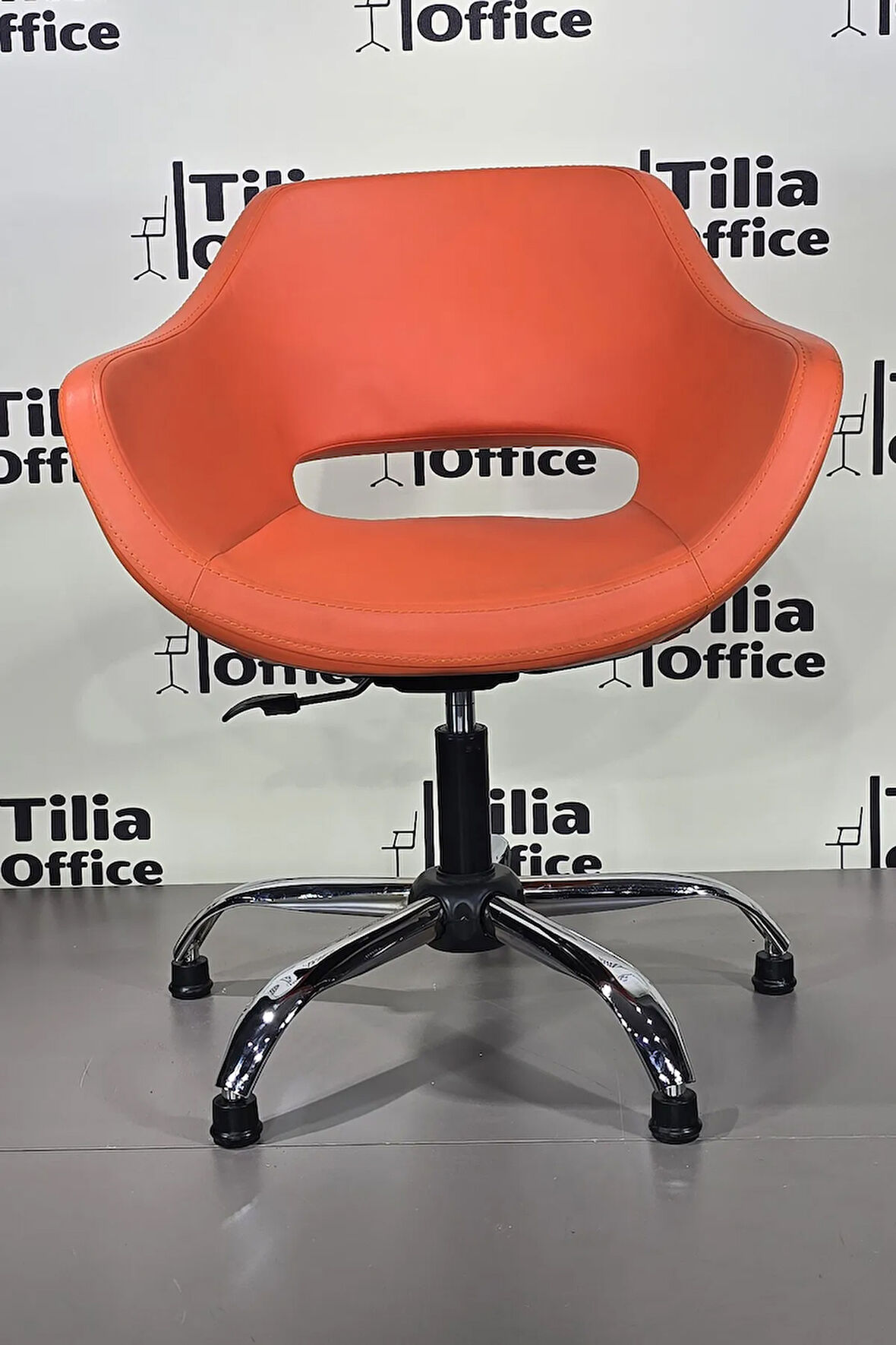 Monaco Çalışma Kesim Kuaför Koltuğu Yonca Sabit Krom Ayak