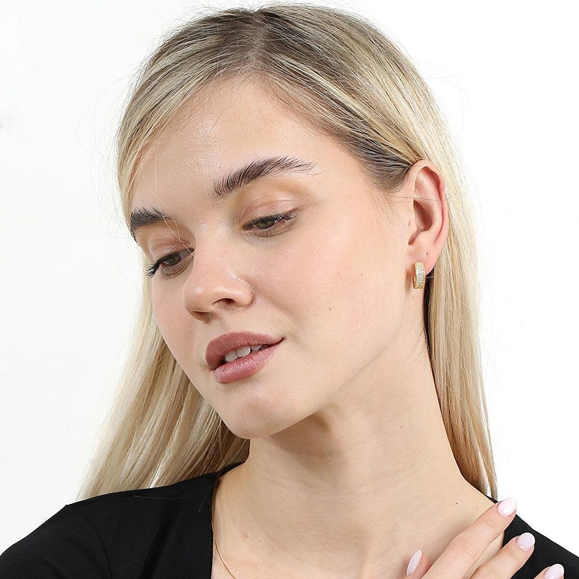 Üç Sıra Beyaz Zirkon Taşlı Gold Renk 925 Ayar Gümüş Kadın Küpe