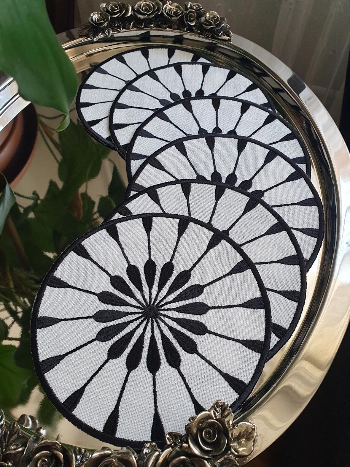 Yıldız Desen, Beyaz Keten Kumaş Nakışlı Kokteyl Peçetesi, Bardak Altlığı 6'lı Set