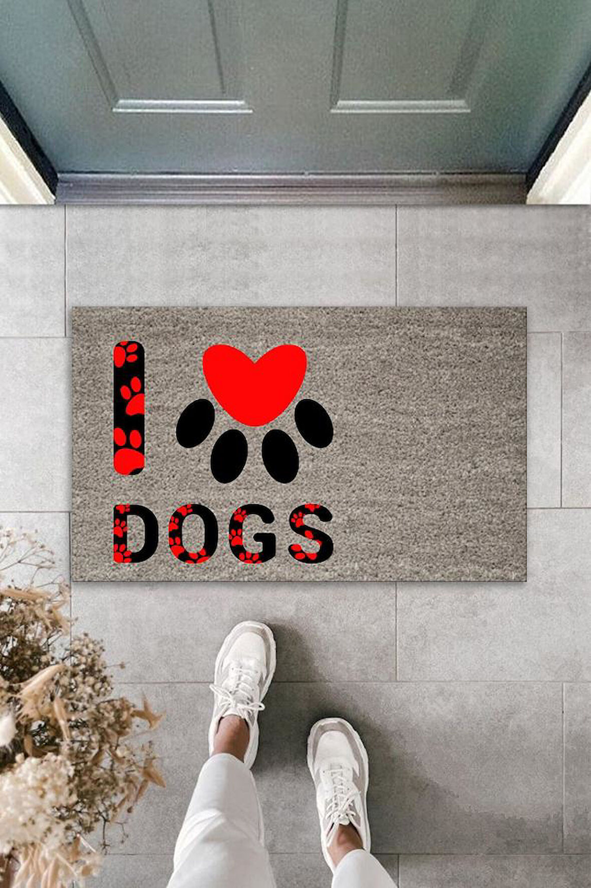 Dijital Baskı Gri Kırmızı Kalpli Patili I Love Dogs Dekoratif Kapı Paspası K-2076