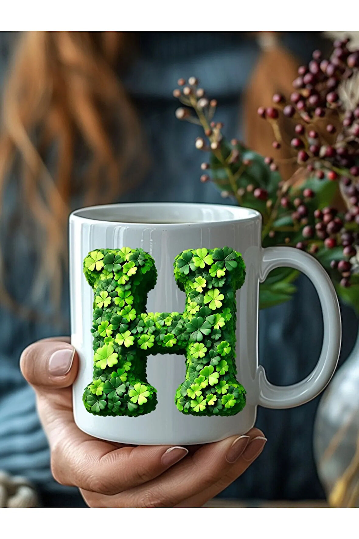 Yonca Çim Şeklinde Harf Kişiye Özel 3 Boyutlu Tasarım Seramik Kupa Mug - Hediyelik Kupa