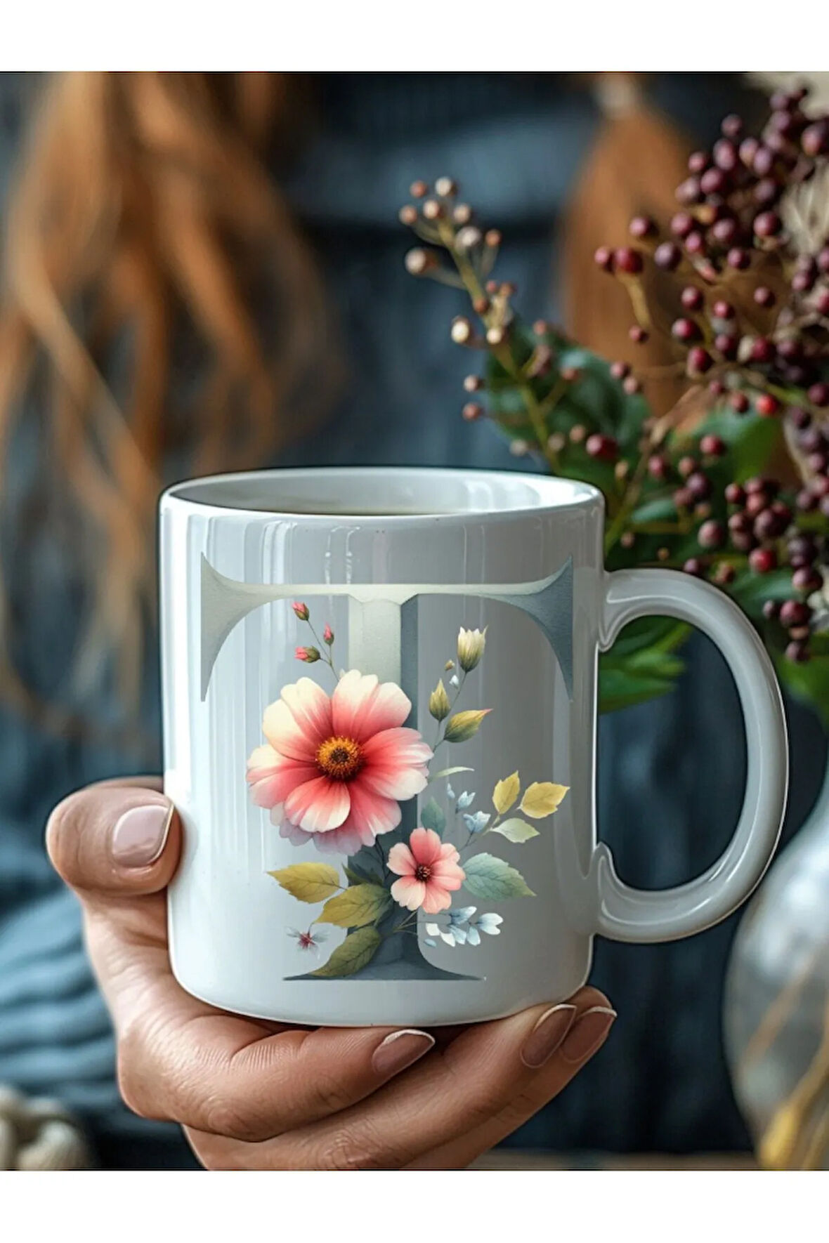 Renkli Çiçekli Harf Şeklinde Kişiye Özel 3 Boyutlu Tasarım Seramik Kupa Mug - Hediyelik