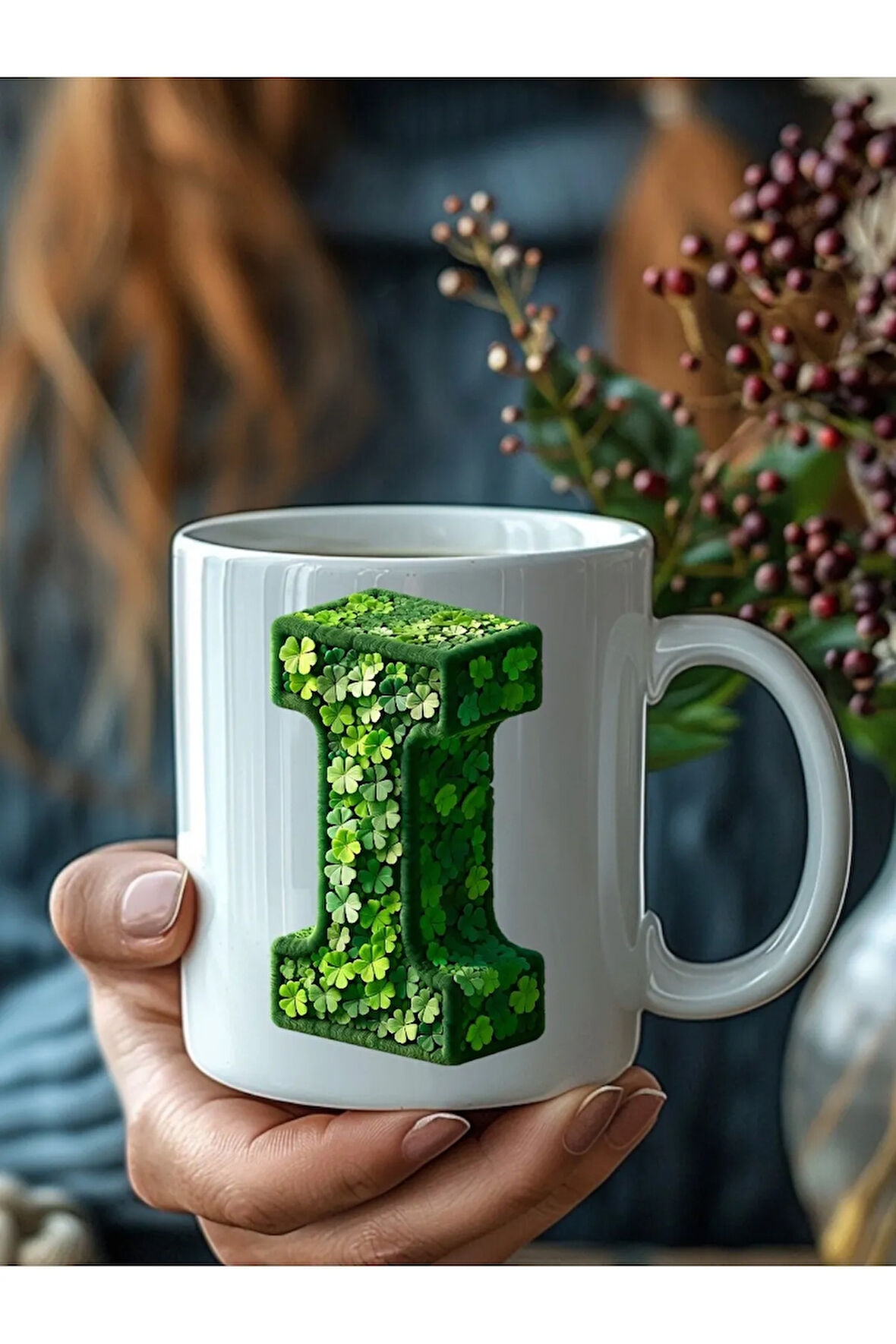Yonca Çim Şeklinde Harf Kişiye Özel 3 Boyutlu Tasarım Seramik Kupa Mug - Hediyelik Kupa