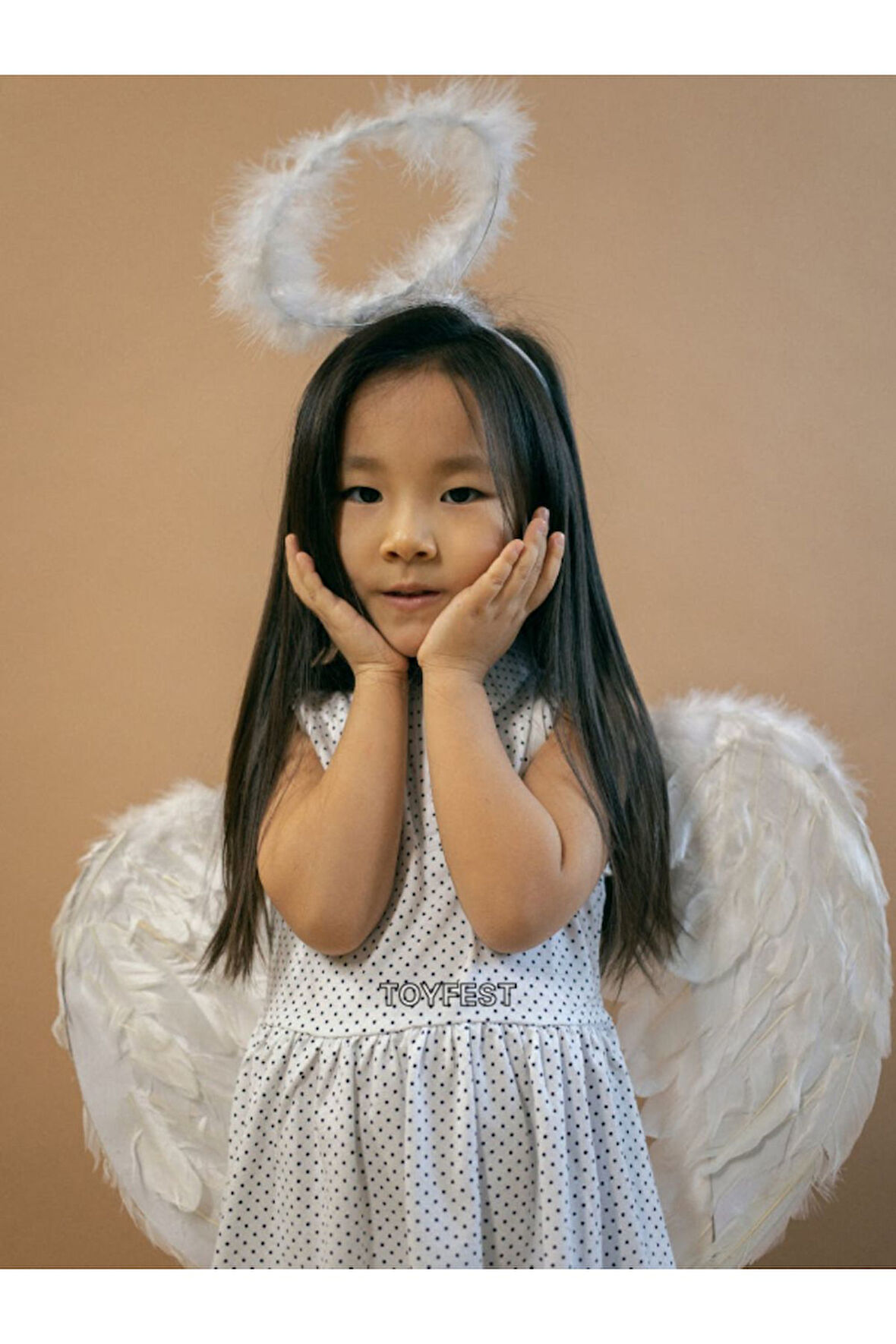 2 Parçalı Beyaz Tüylü Melek Kanadı ve Ortişli Melek Hare Taçlı Parti Kostümü Seti - (3 -7 Yaş Arası)