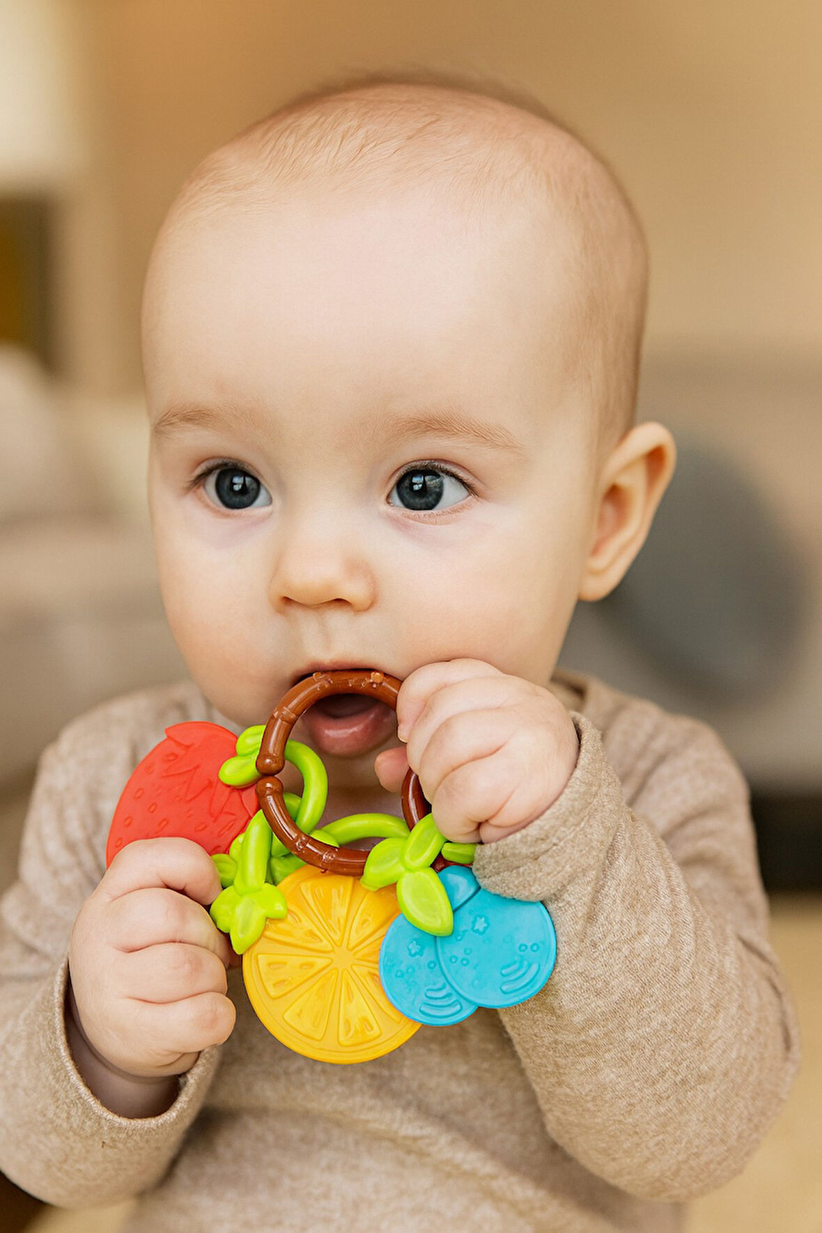 Babyzz Meyve Desenli Diş Kaşıyıcı – BPA, PVC ve Fitalat İçermeyen Güvenli Bebek Oyuncağı