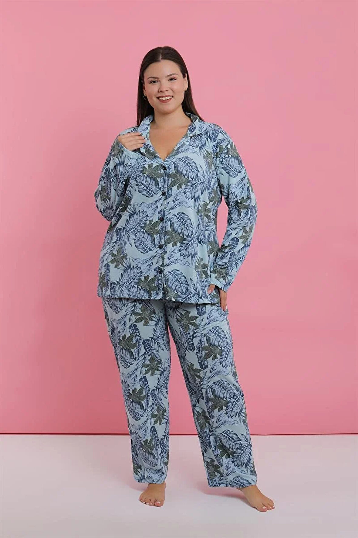 Moda Kadın Büyük Beden Mavi Tropikal Desenli Düğmeli Pijama Takımı