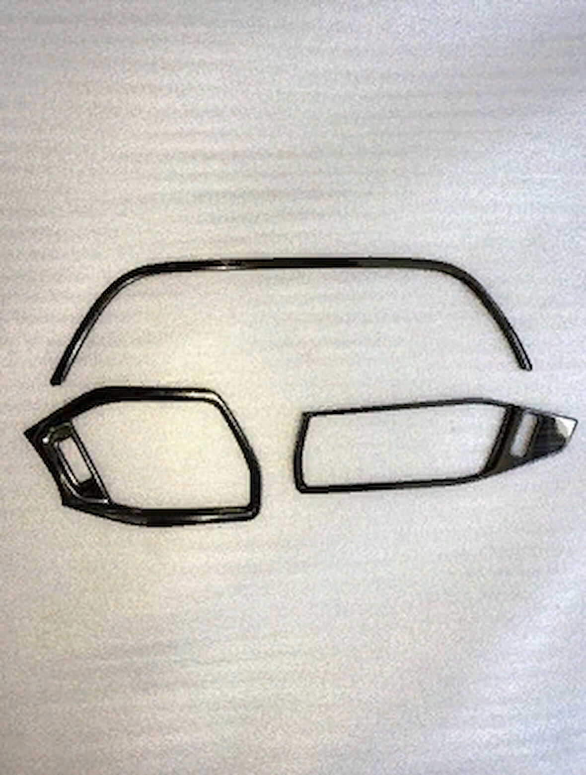 Ford Focus 2019+ Menfez Kaplama 3 Parça - Tıtanyum Sıyah