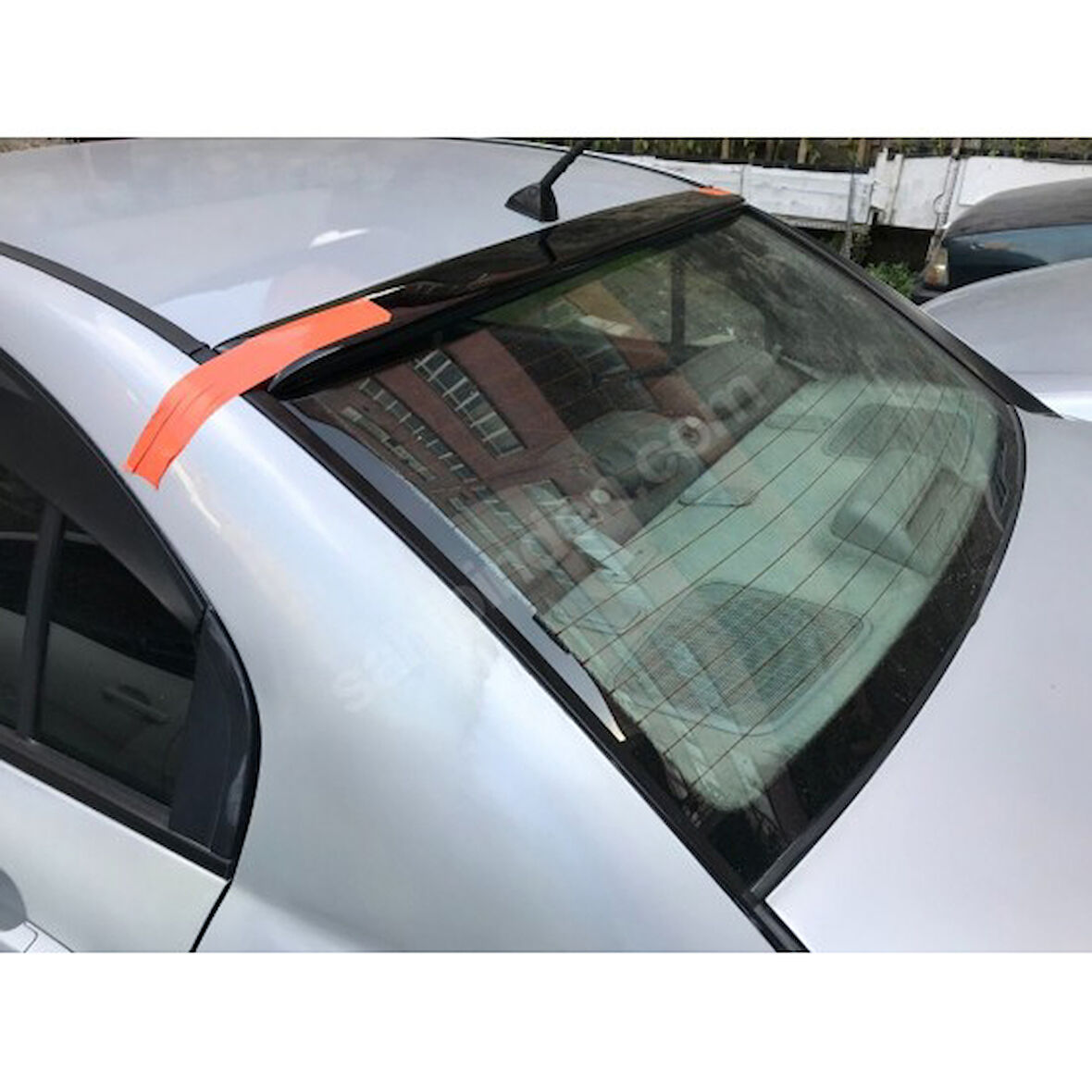 Hyundai Accent Era Cam Üstü Spoiler Boyalı