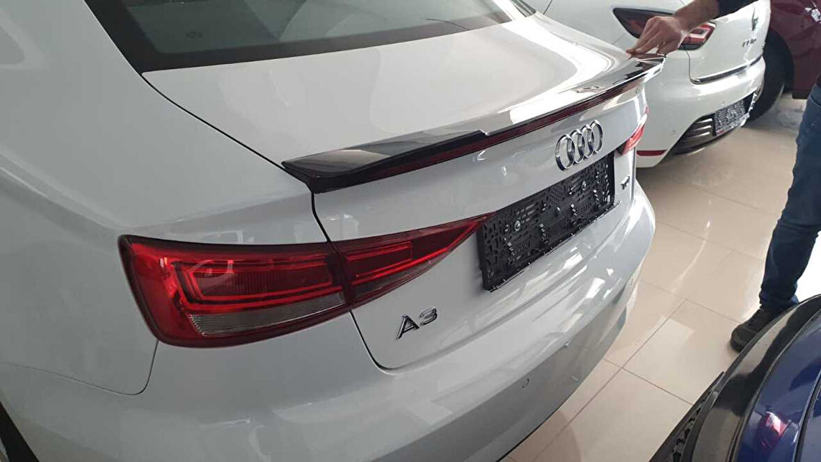 Audi A3 Sedan 2013-2019 Led Spoiler Piano Black