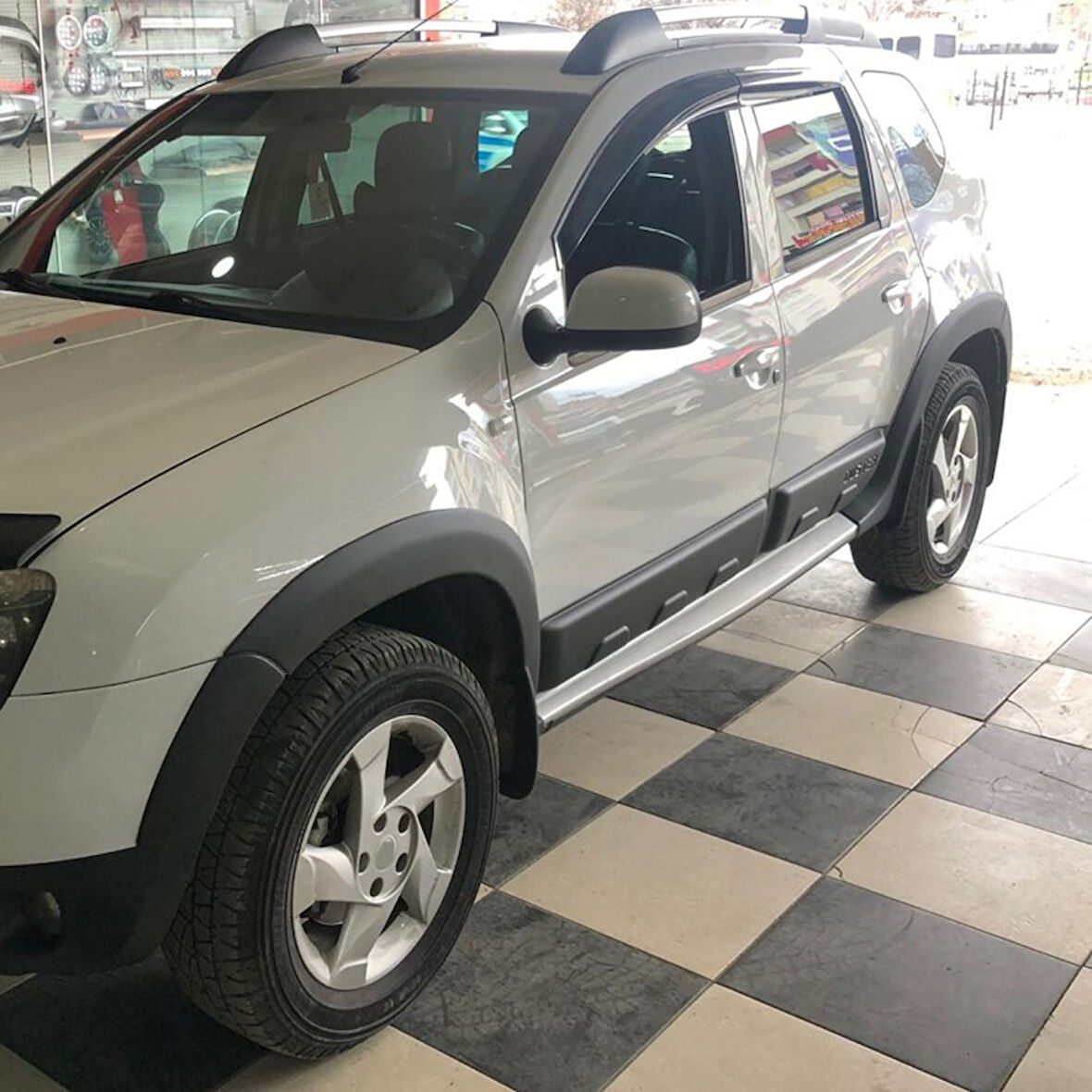 Dacia Duster Dodik Seti 2010-2017 Yılı Arası Komple Set 12 Prç