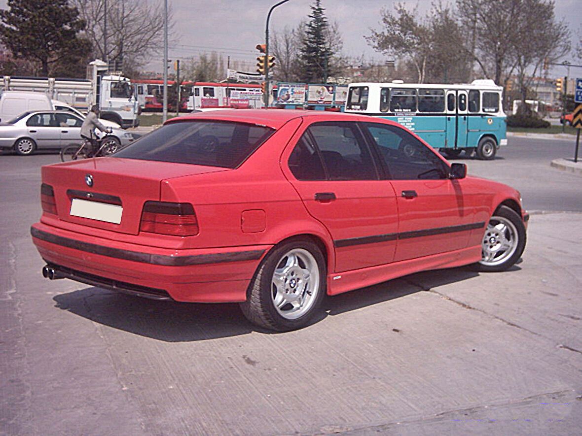 Bmw E36 1991-1998 Sedan Cam Üstü Spoiler