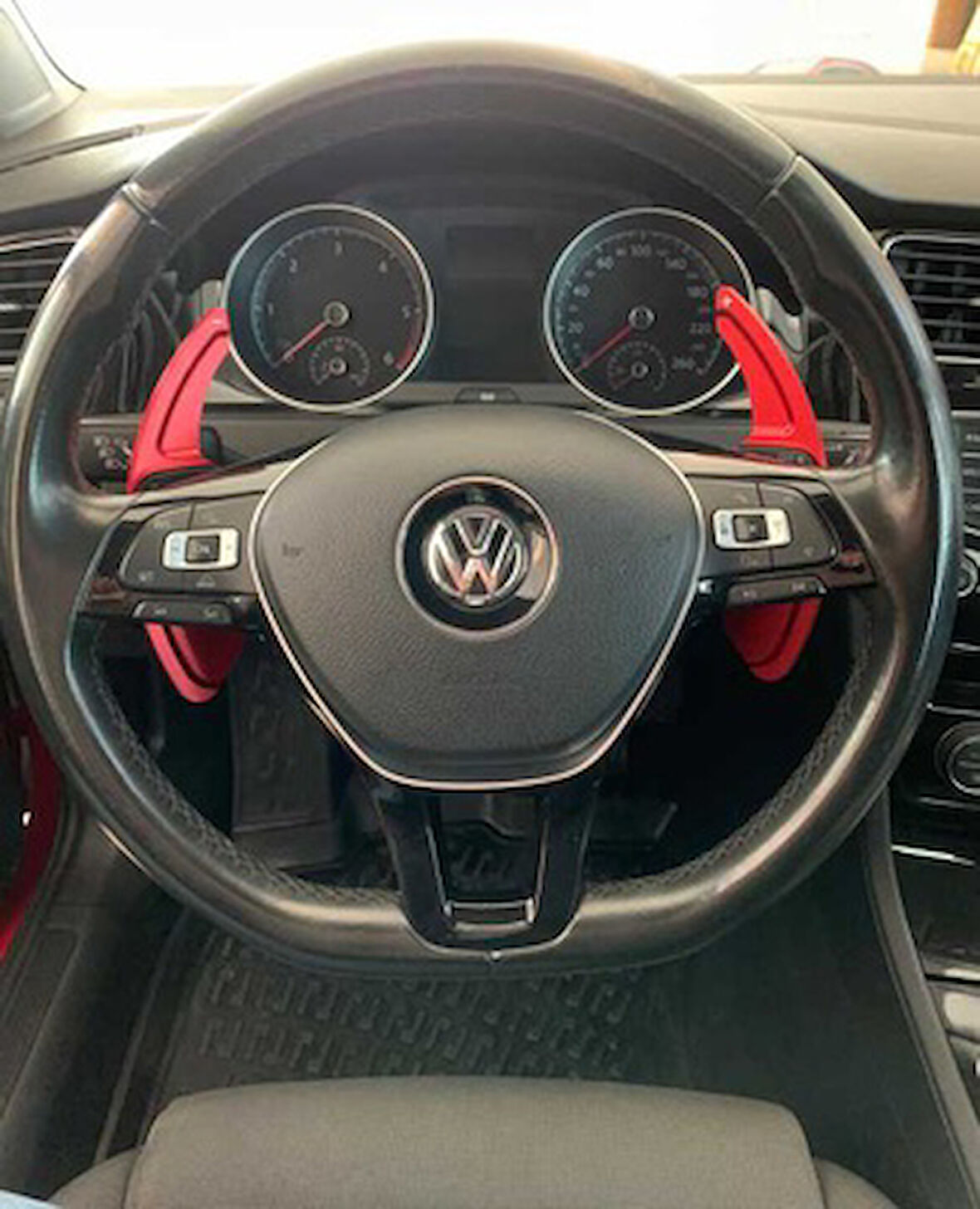 Volkswagen Golf 7 Tiguan 2017+ Paddle Shift Kırmızı (F1 Vites Pedal Kulakçığı)