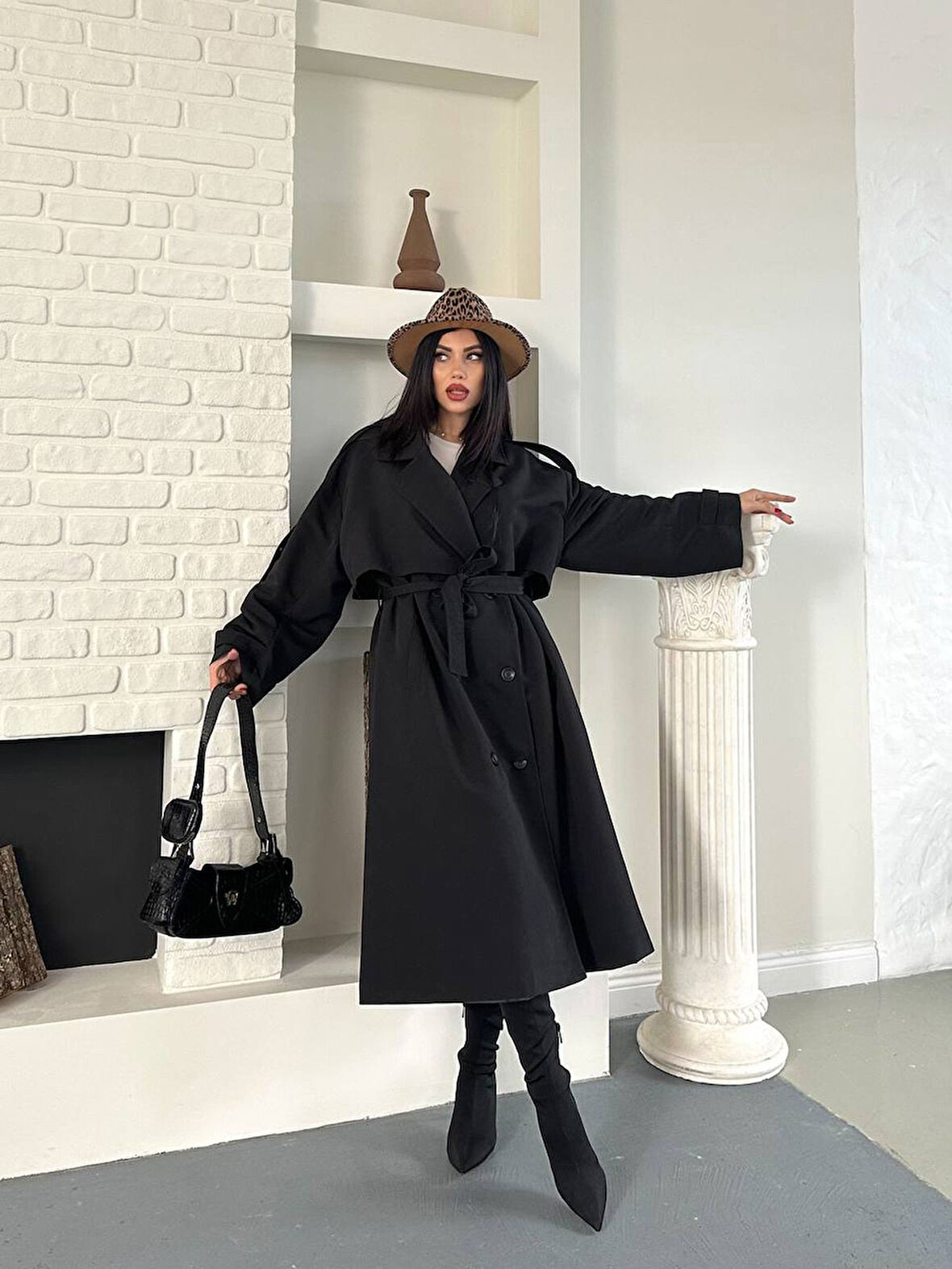 Kadın Siyah Uzun Trençkot Cepli Kuşaklı Rüzgar Kapaklı Yeni Sezon Dış Giyim