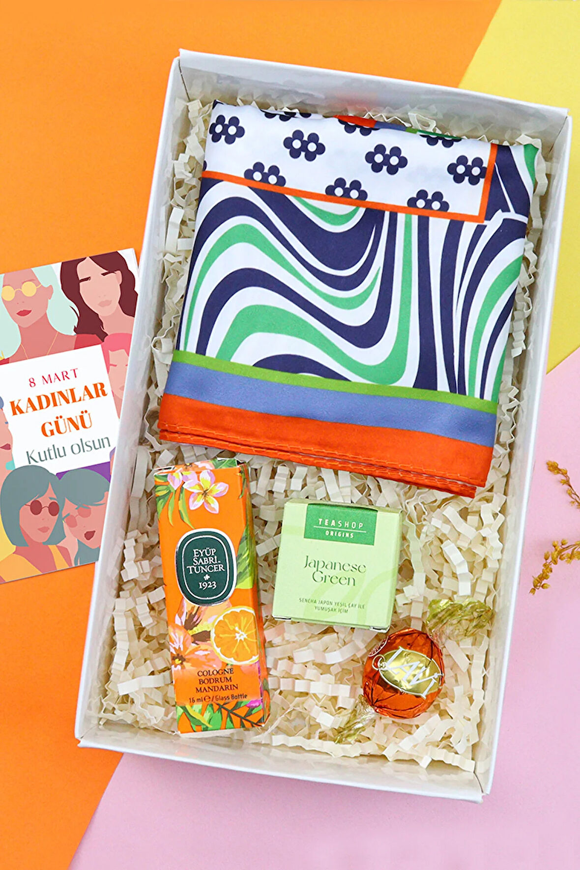 Fular & Özel Kutulu Mini Sabun & Eyüp Sabri Tuncer Mini Kolonya Kadına Hediye Seti