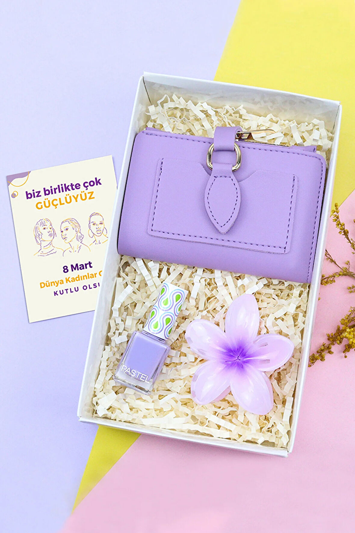 Mor Yumuşak Deri Kartlık Cüzdan & Pastel Oje & Papatya Mandal Toka Hediye Seti