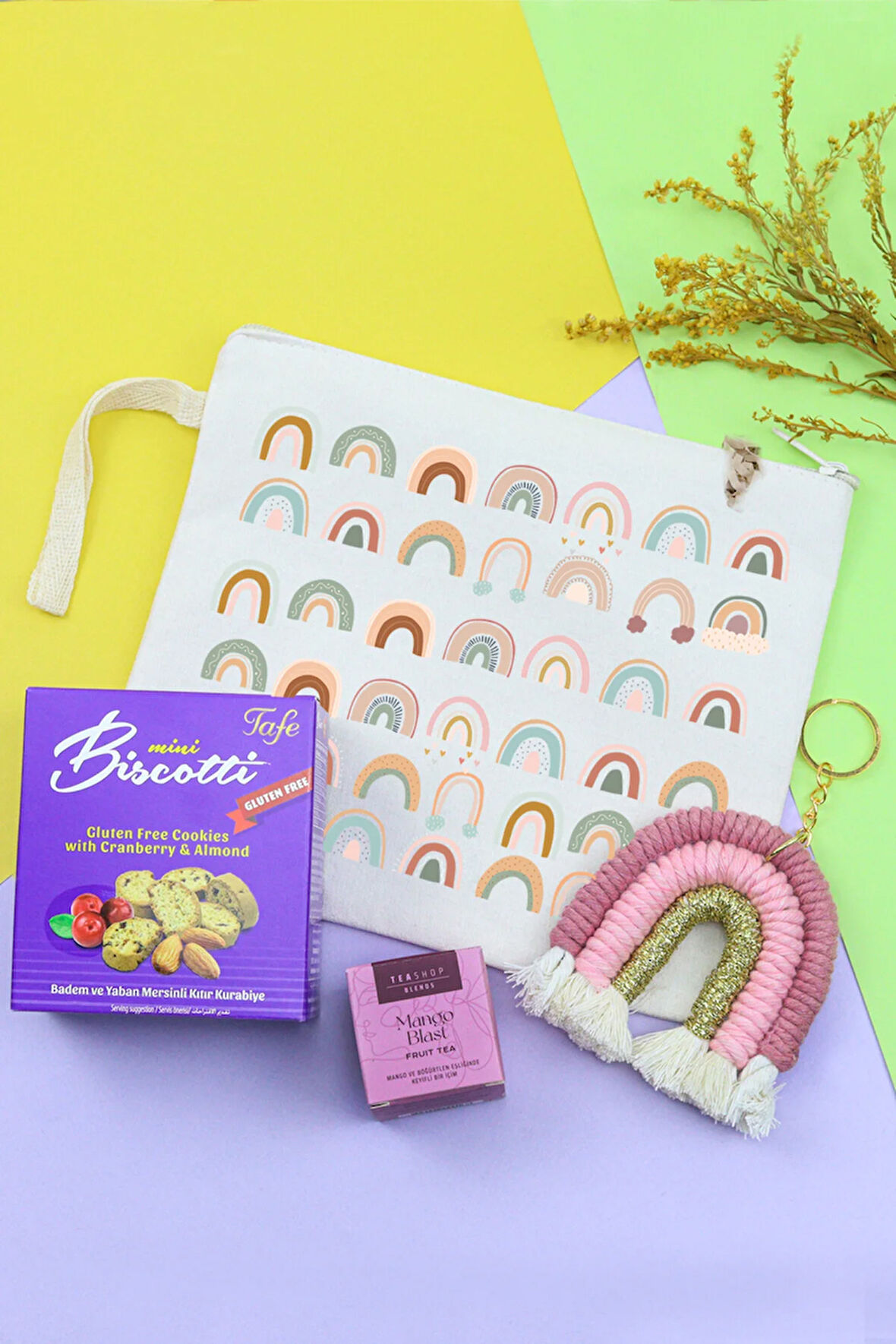 Bez El Çantası & Gökkuşağı Anahtarlık & Mini Kurabiye & Teashop Bitki Çayı Hediye Seti