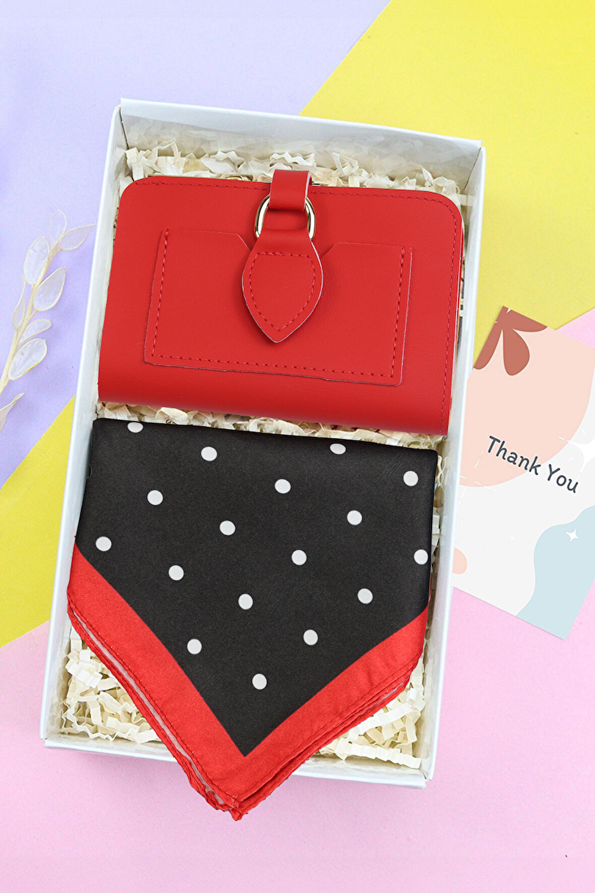 Papatyalı Detaylı Fular & Turuncu Yumuşak Deri Kartlık Cüzdan Hediye Seti