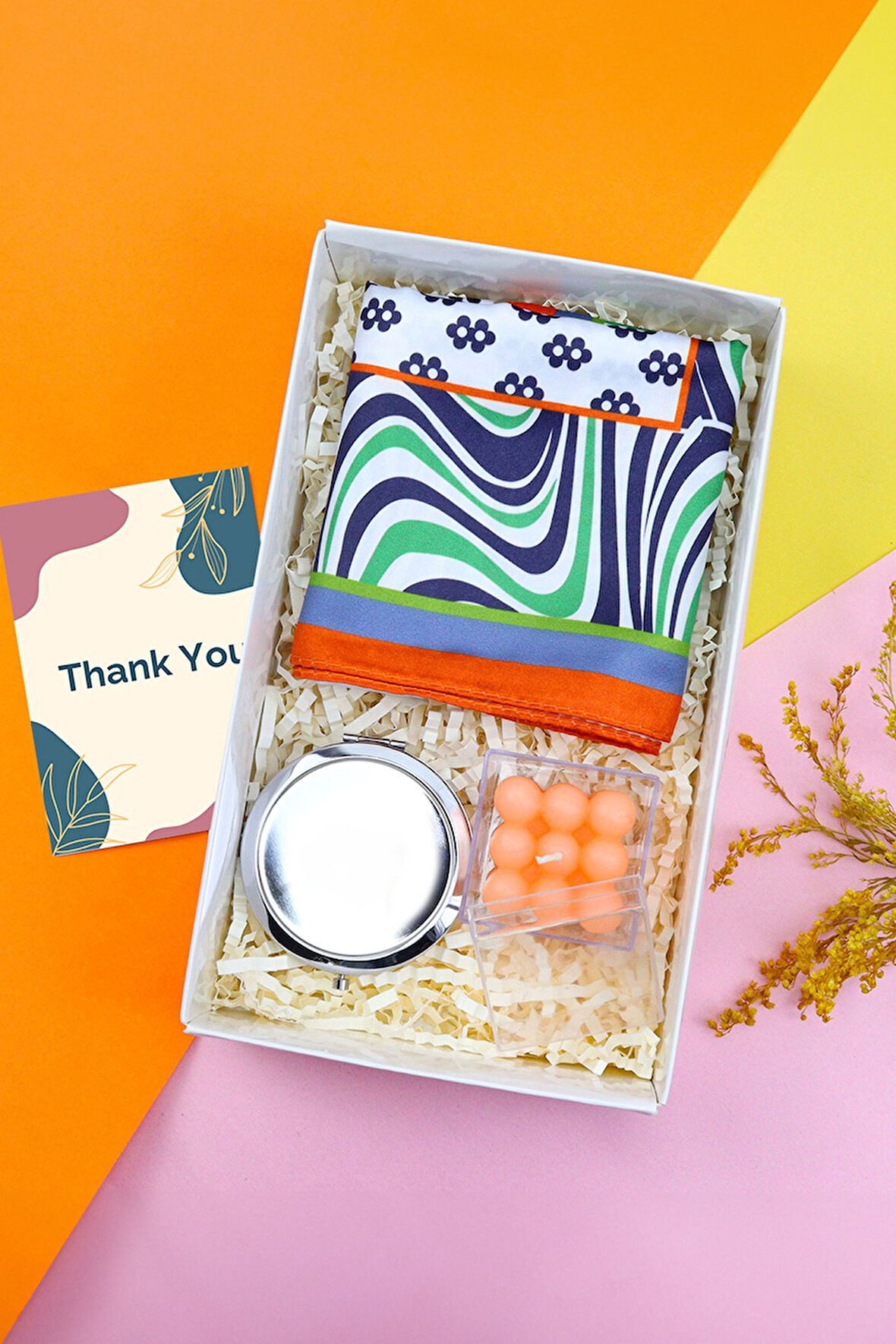 El Aynası & Özel Kutulu Bubble Mum & Fular Hediye Seti