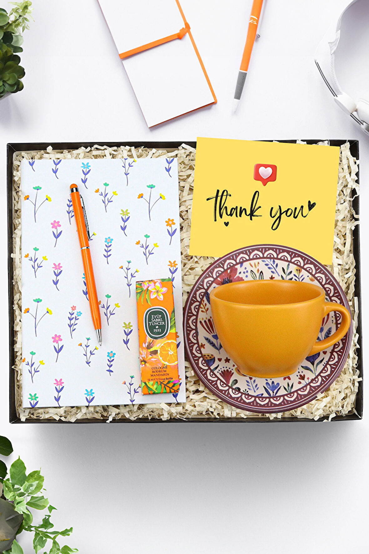Çiçekli Defter & Turuncu Touch Pen & Turuncu Fincan & Mini Kolonya Hediye Seti