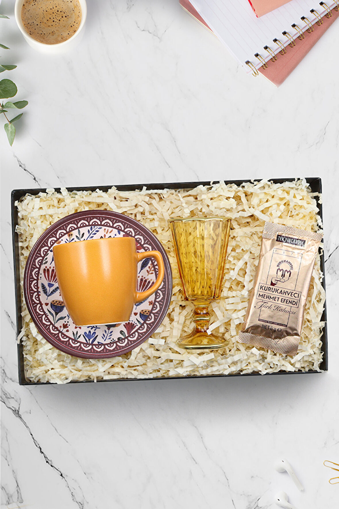 Turuncu Türk Kahvesi Fincanı & Tek İçimlik Türk Kahvesi & Kahve Yanı Su Kadehi Hediye Seti
