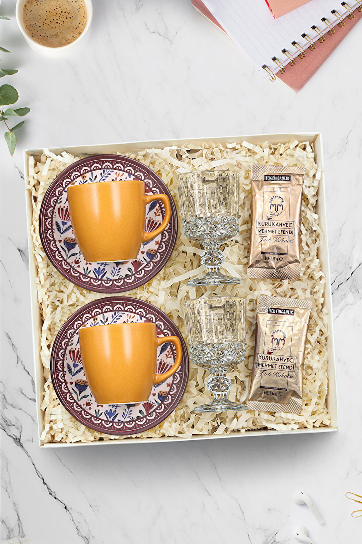 2li Turuncu Kahve Fincanı & 2li Tek İçimlik Türk Kahvesi & 2'li Kahve Yanı Su Kadehi Hediye Seti