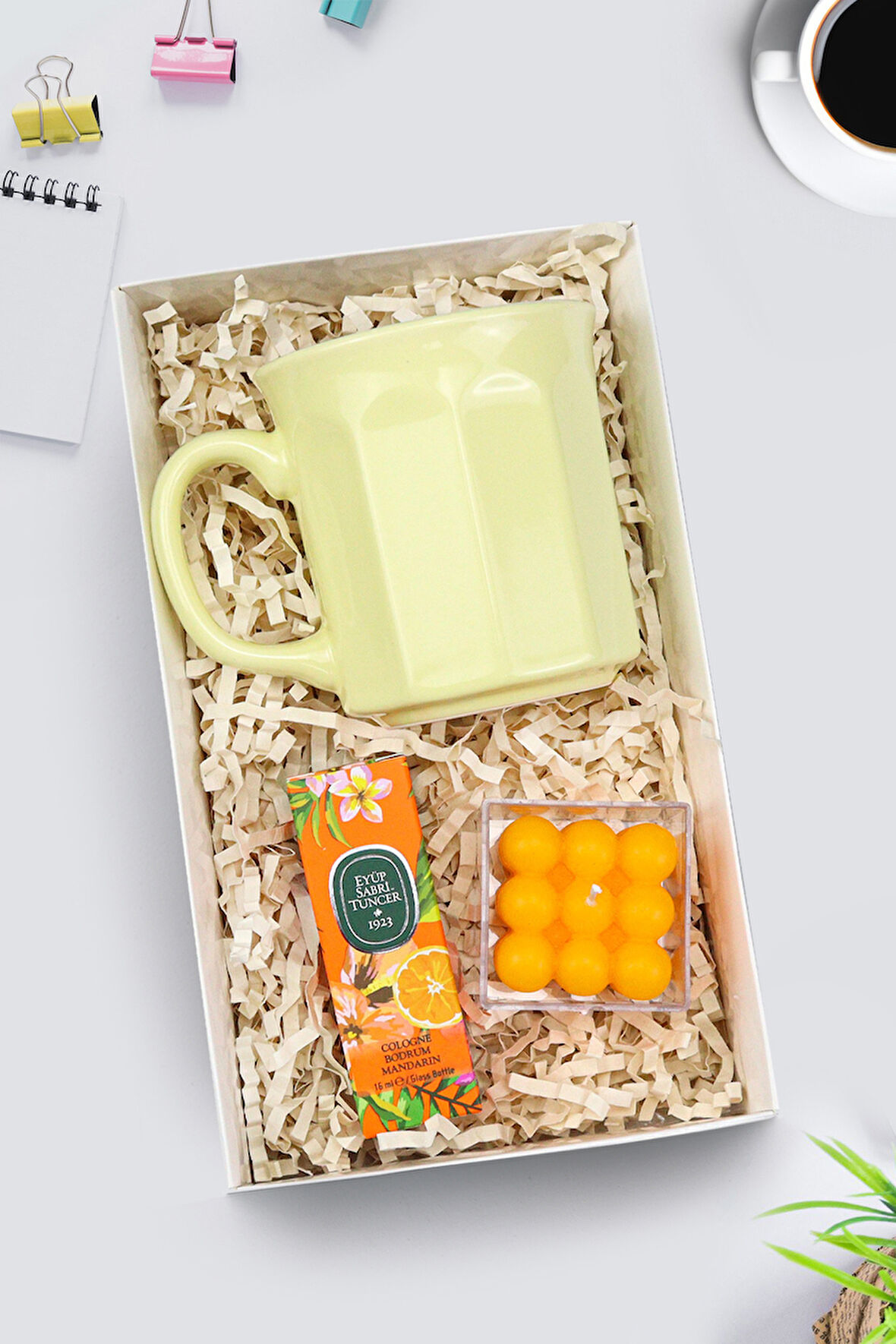 Modern Sarı Kupa & Eyüp Sabri Tuncer Mini Kolonya & Özel Kutulu Bubble Mum Hediye Seti
