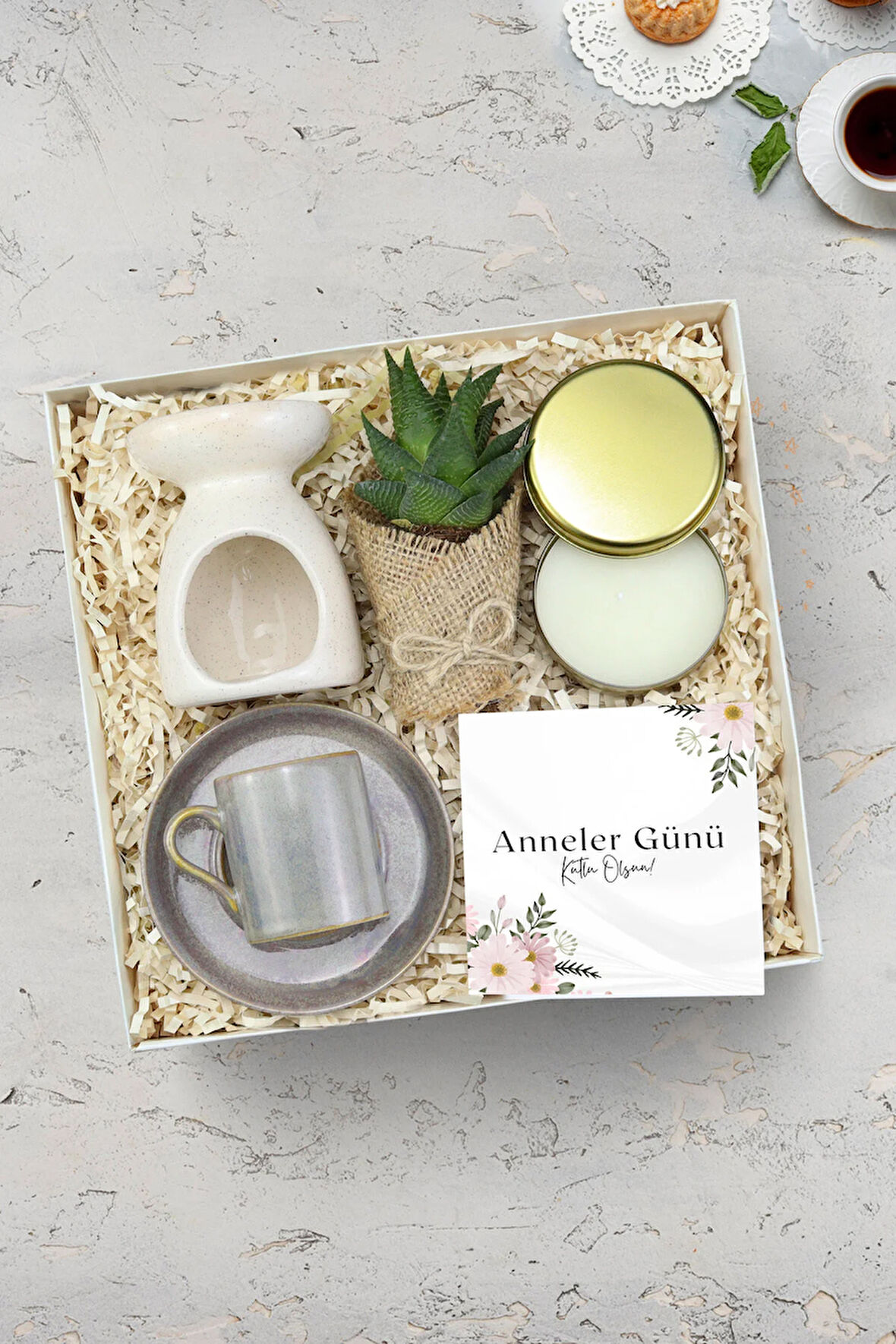 Metal Kutulu Mum & Gri Porselen Türk Kahvesi Fincan & Buhurdanlık & Çiçek Hediye Seti