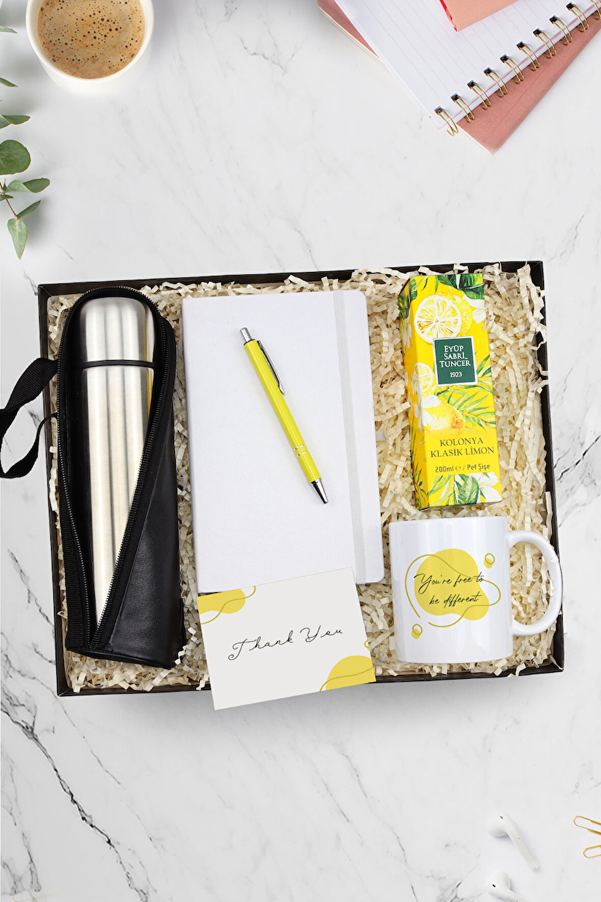 Gümüş Renk Çantalı Termos & Beyaz Defter & Sarı Tükenmez Kalem & Kupa & 200 Ml Kolonya Hediye Seti