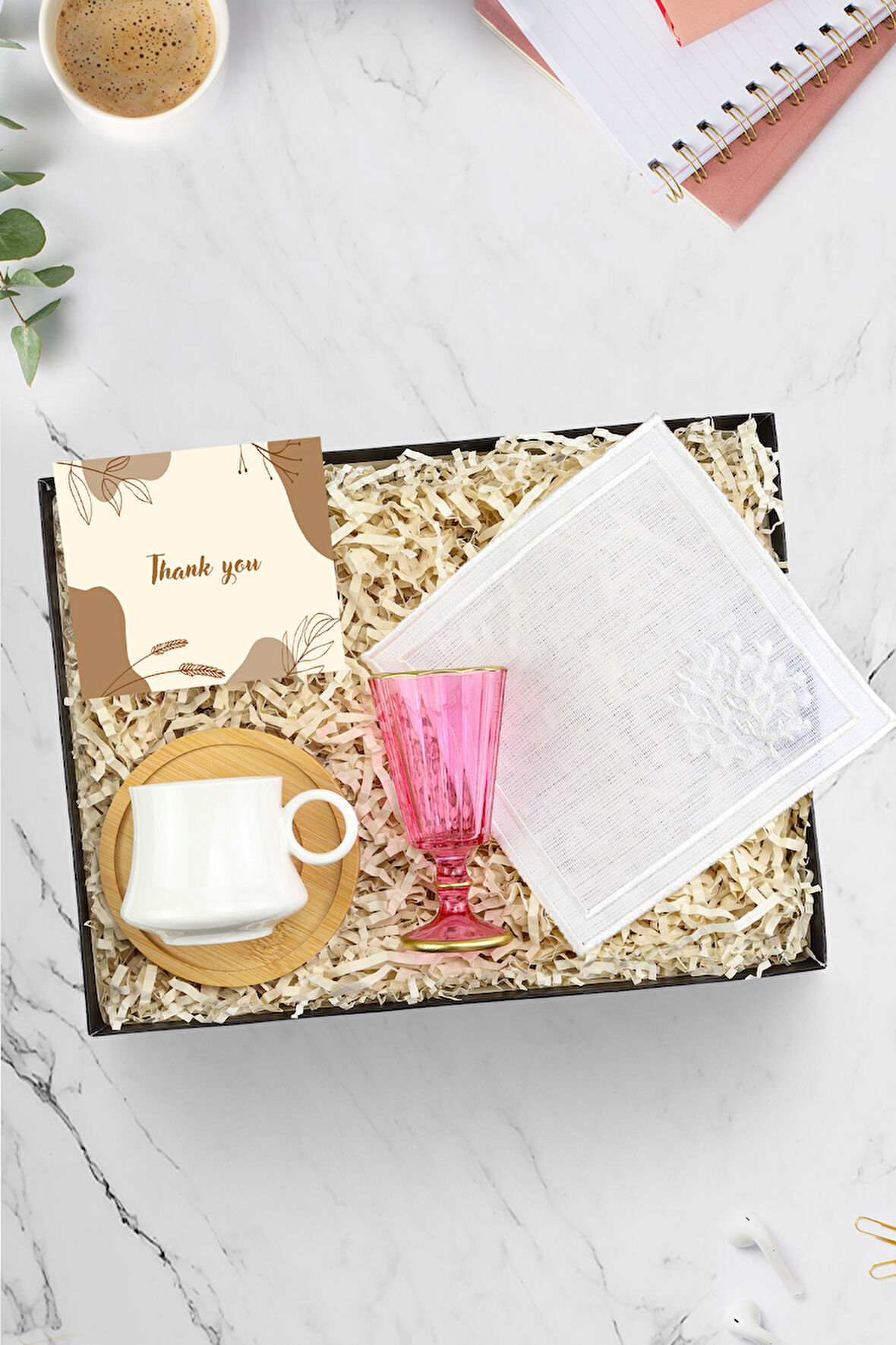 Beyaz Fincan & Kahve Yanı Su Kadehi & Sunum Kahve Peçetesi Hediye Seti