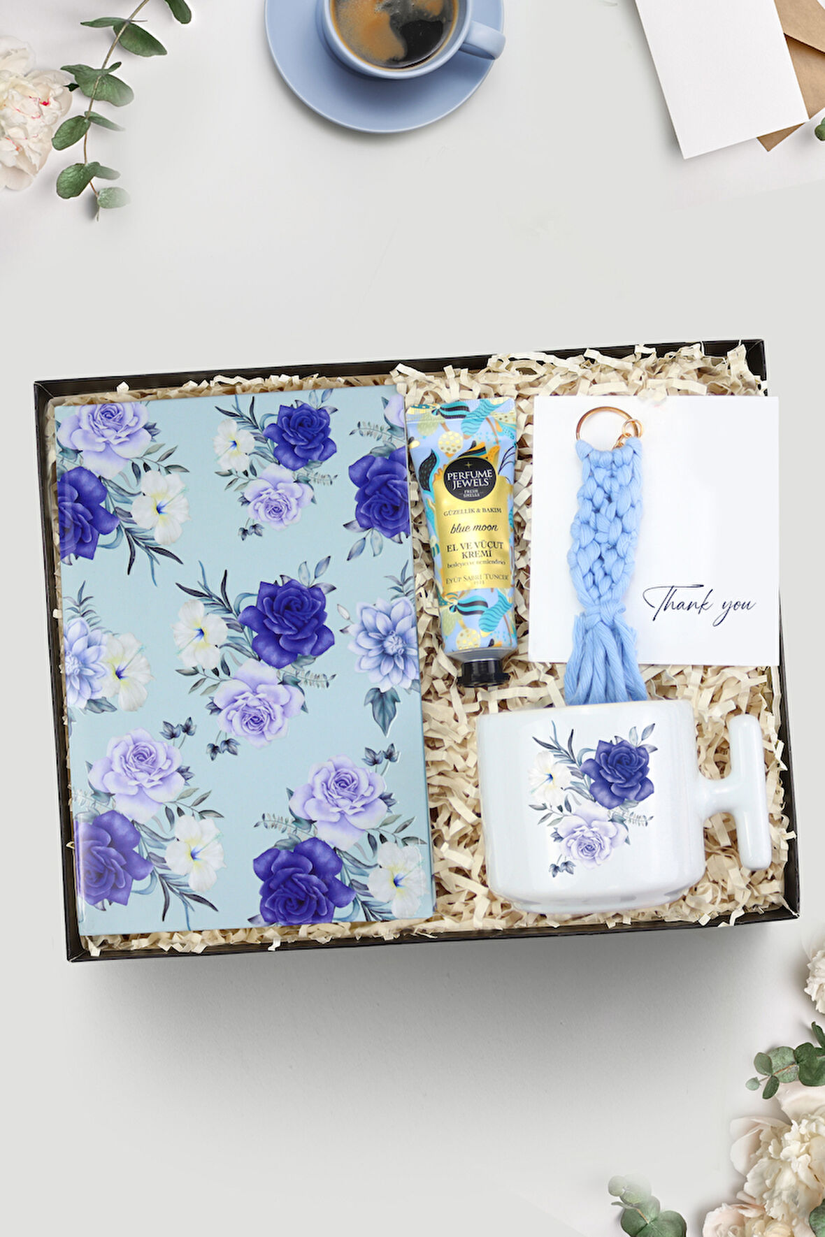 Defter & T Kupa &  Eyüp Sabri Tuncer El ve Vücut Kremi & Makrome Anahtarlık Hediye Seti