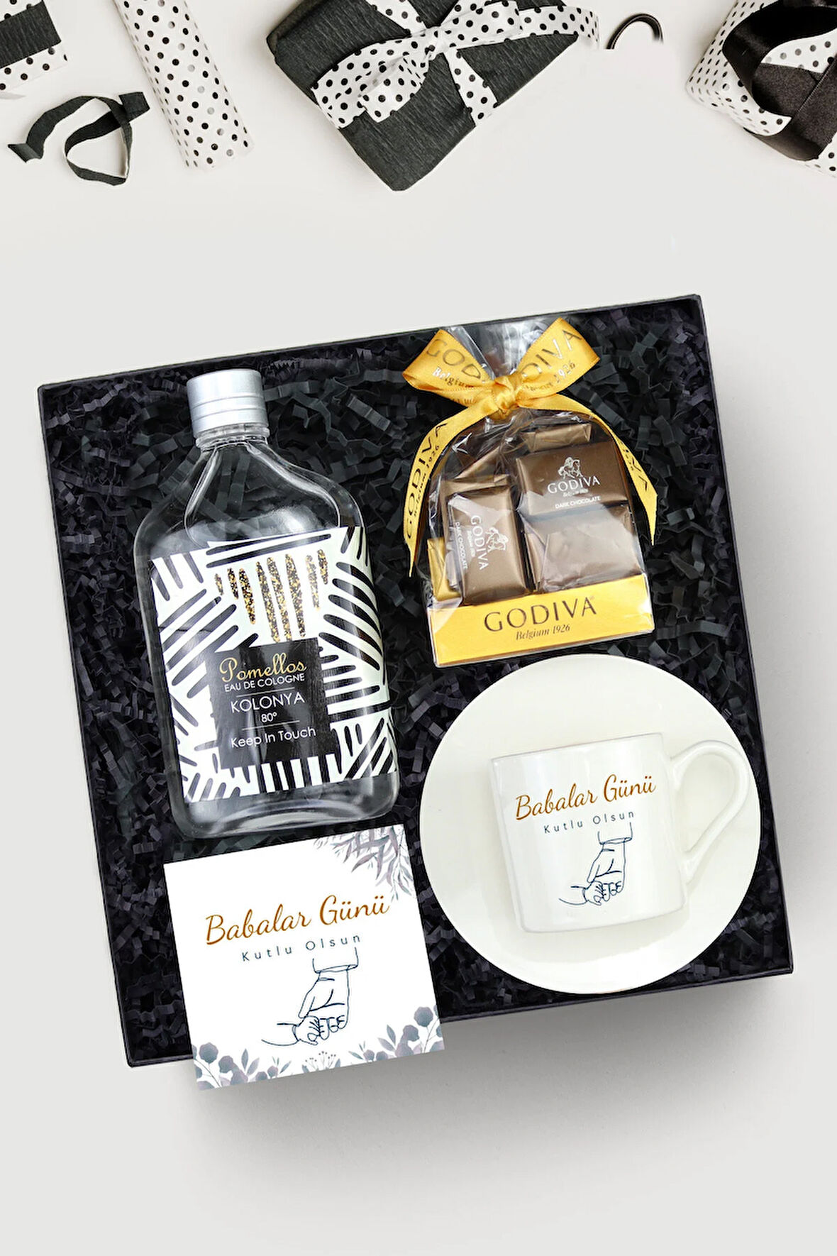 Babalar Gününe Özel Baskılı Fincan & Godiva Napoliten Çikolata & Pamellos Kolonya Hediye Seti