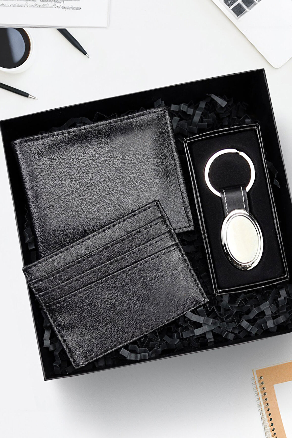 Siyah Erkek Suni Deri Cüzdan & Gümüş Renk Anahtarlık & Siyah Kartlık Hediye Seti
