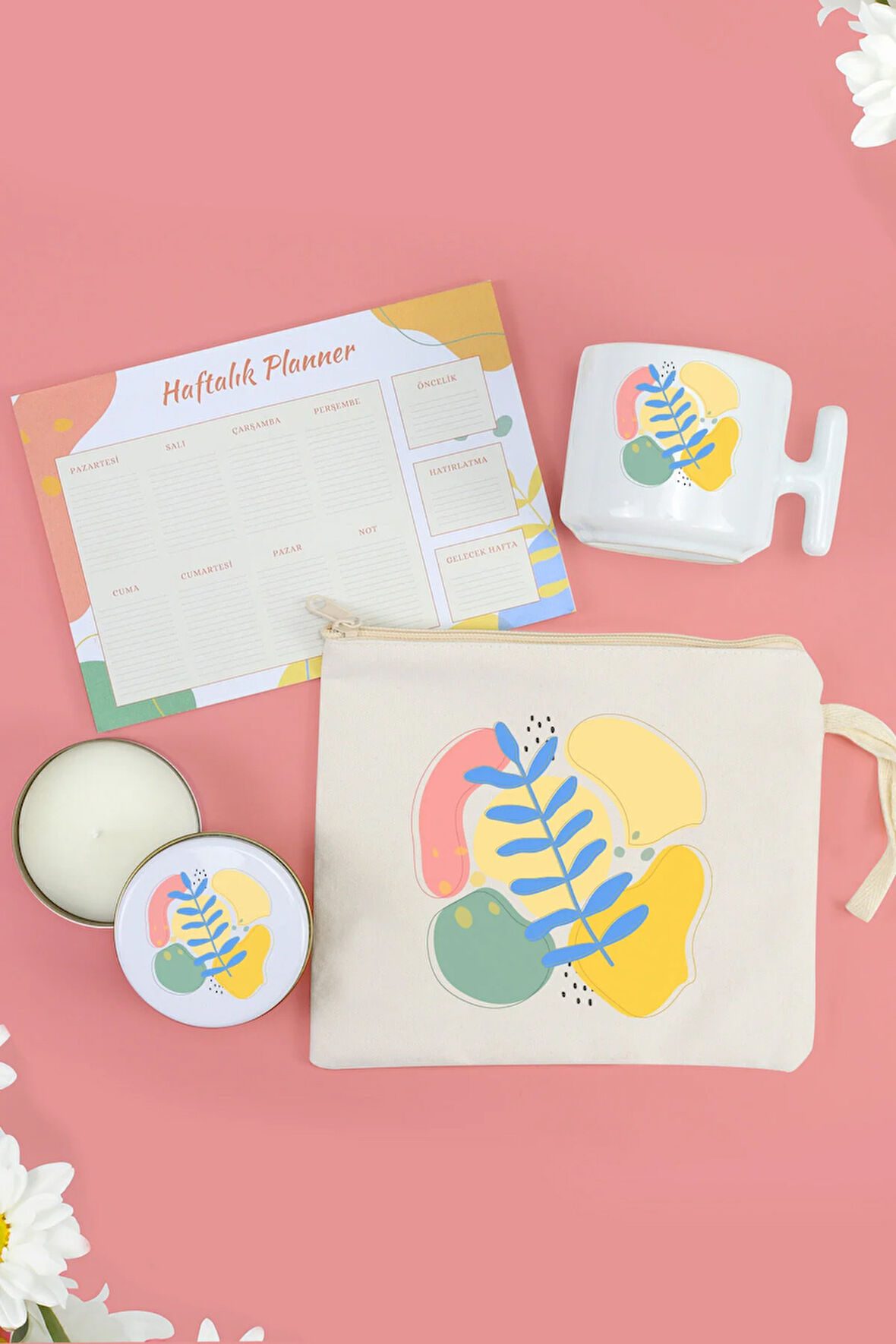 Çiçek Tasarımlı T Kupa & Beyaz Metal Kutulu Mum & Haftalık Planner & Ham Bez El Çantası Hediye Seti