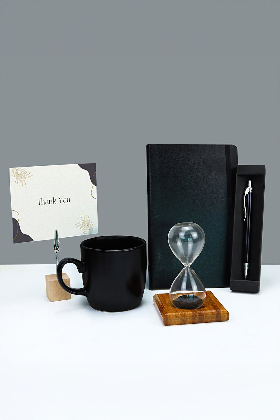 Siyah Defter & Siyah Tükenmez Kalem & Not Tutucu & Siyah Mat Kupa & Magnetik Kum Saati Hediye Seti