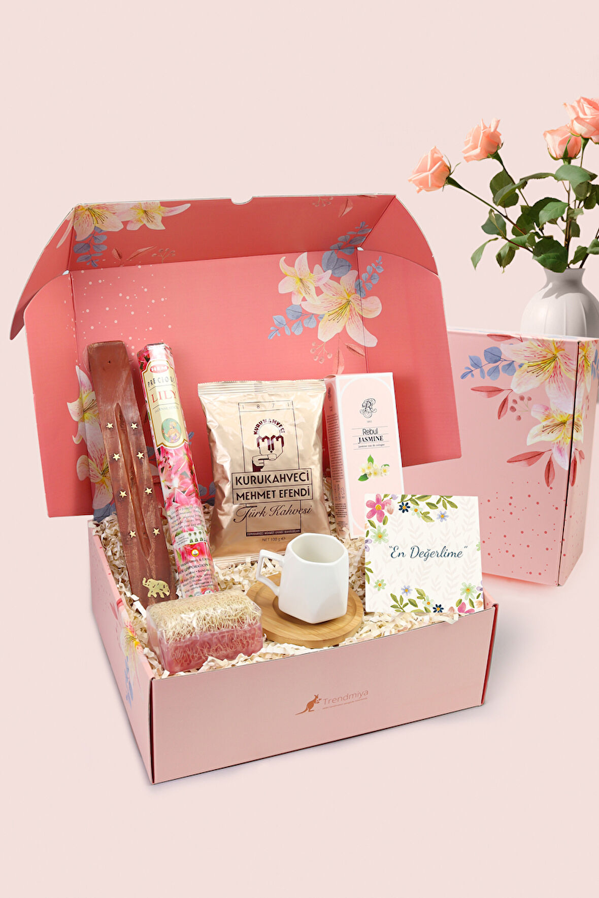 Porselen Fincan & Türk Kahvesi & Kolonya & Kabak Lifli Sabun & Çubuk Tütsü Hediye Seti