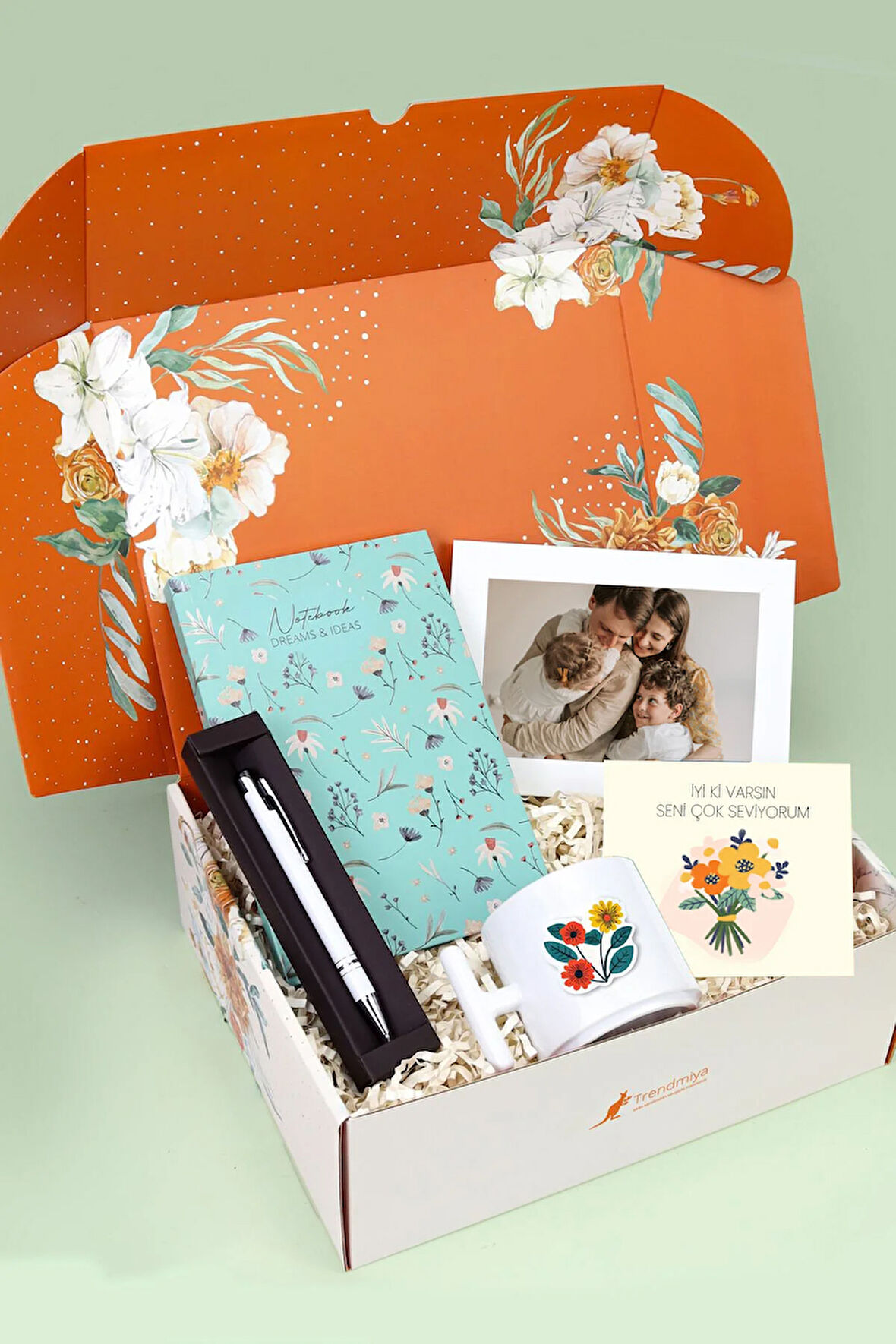 Turuncu Kutusunda Defter & Tükenmez Kalem & Beyaz Çerçeve &  T Kupa Hediye Seti