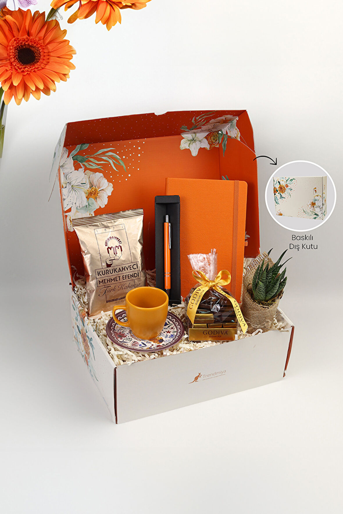 Turuncu Fincan & Sukulent Çiçek & Tükenmez Kalem & Defter & Türk Kahvesi & Çikolata Hediye Seti