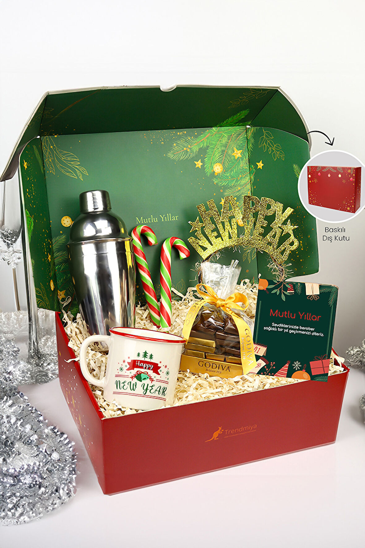 Happy New Year Temalı Kupa & 2'li Baston Şeker & Çikolata & Shaker & Happy New Year Taç Hediye Seti