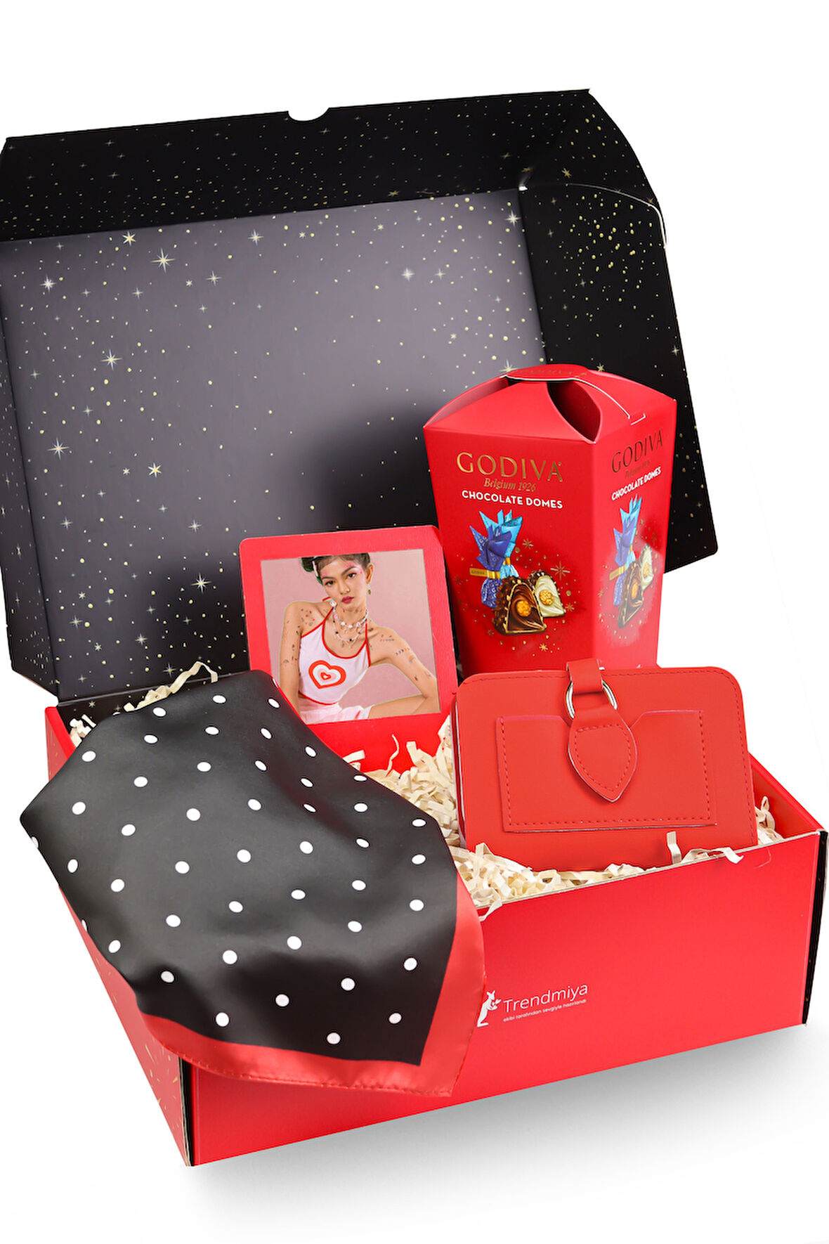 Kırmızı Cüzdan & Fular & Çerçeve & Godiva Çikolata Hediye Kutusu