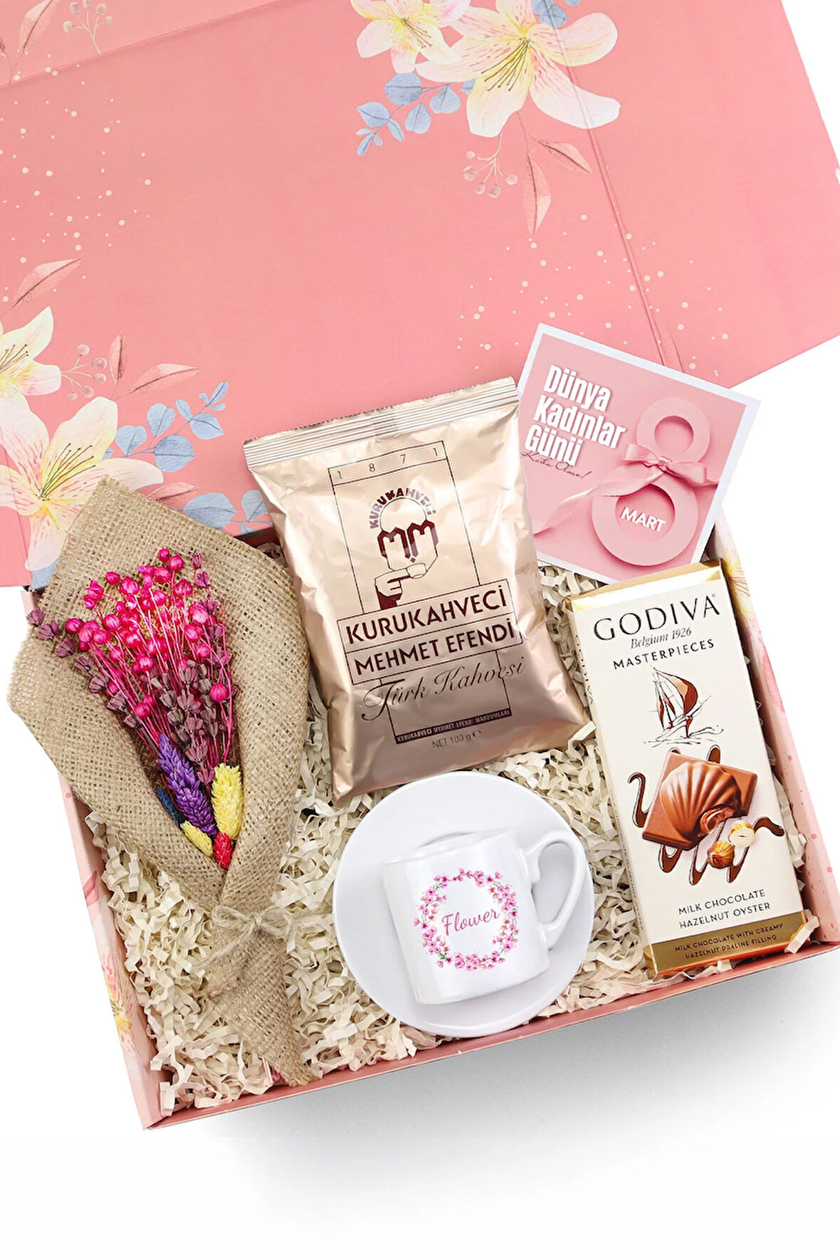 Pembe Çiçekli Kutusunda Çiçek Buketi & Mehmet Efendi Türk Kahvesi & Çikolata & Fincan Hediye Seti