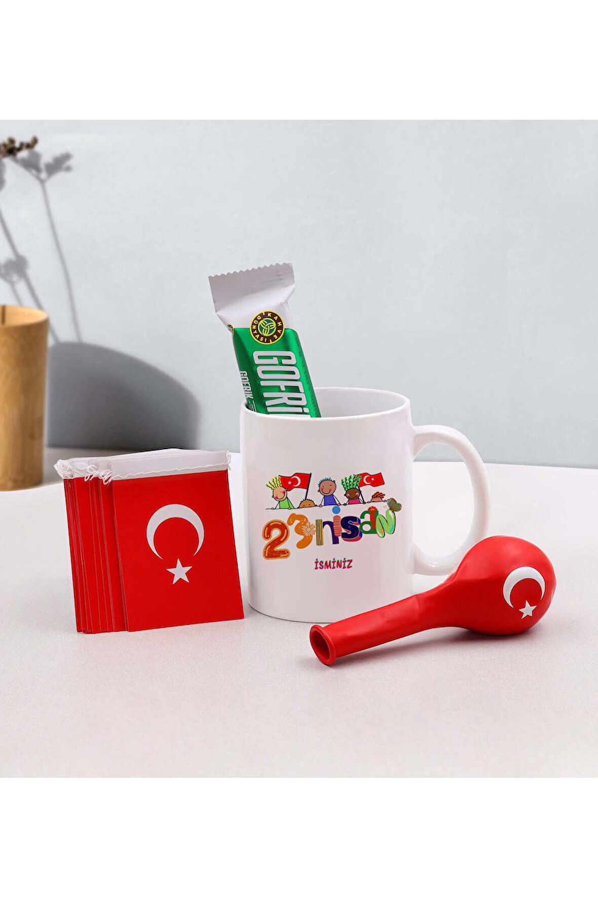 Kişiye Özel Kupa & Gofrik & Balon & İpli Türk Bayrağı 23 Nisan Hediye Seti