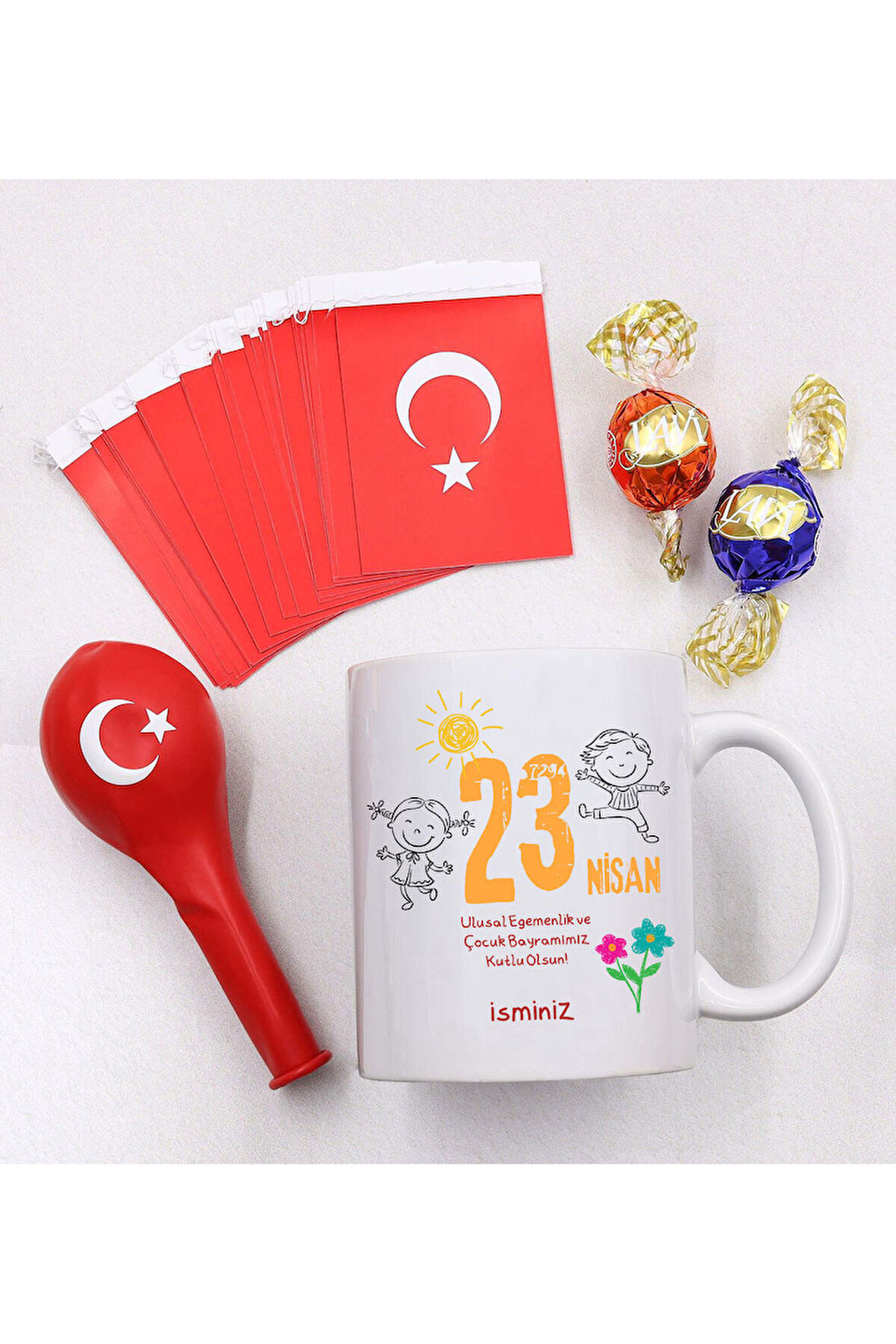 Kişiye Özel Kupa & Türk Bayrağı & Balon & Kupa & Lavi Çikolata 23 Nisan Hediye Seti