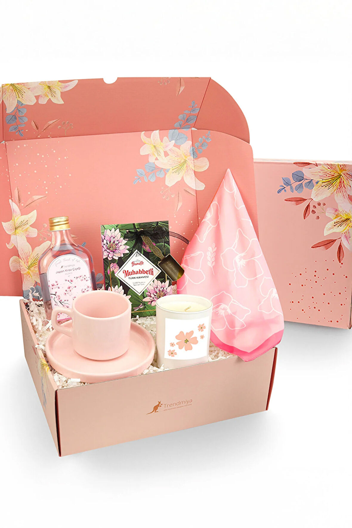 Pembe Fincan & Fular & Türk Kahvesi & Bardak Mum & Kolonya Hediye Seti
