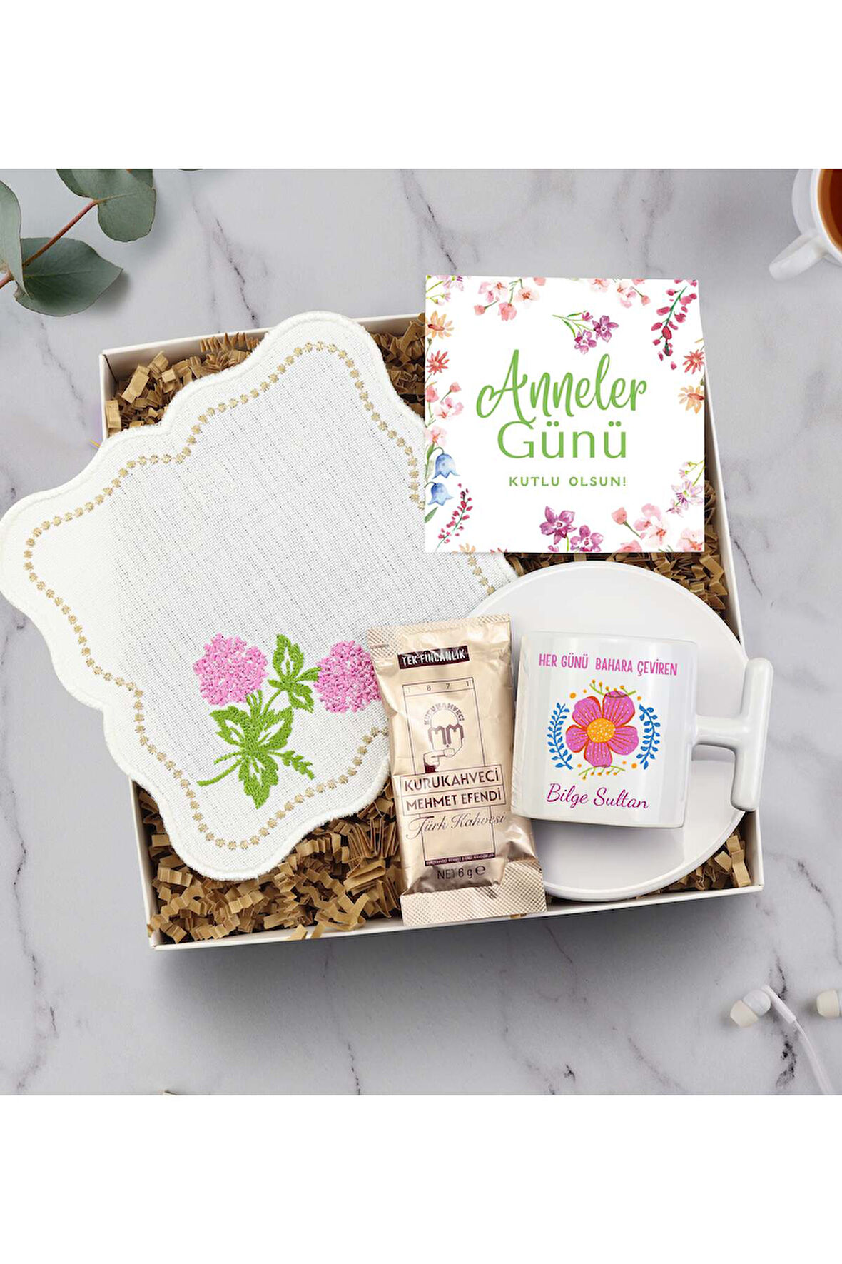 Kişiye Özel T Kulp Fincan & Kahve Sunum Peçetesi & Mehmet Efendi Tek İçimlik Türk Kahvesi