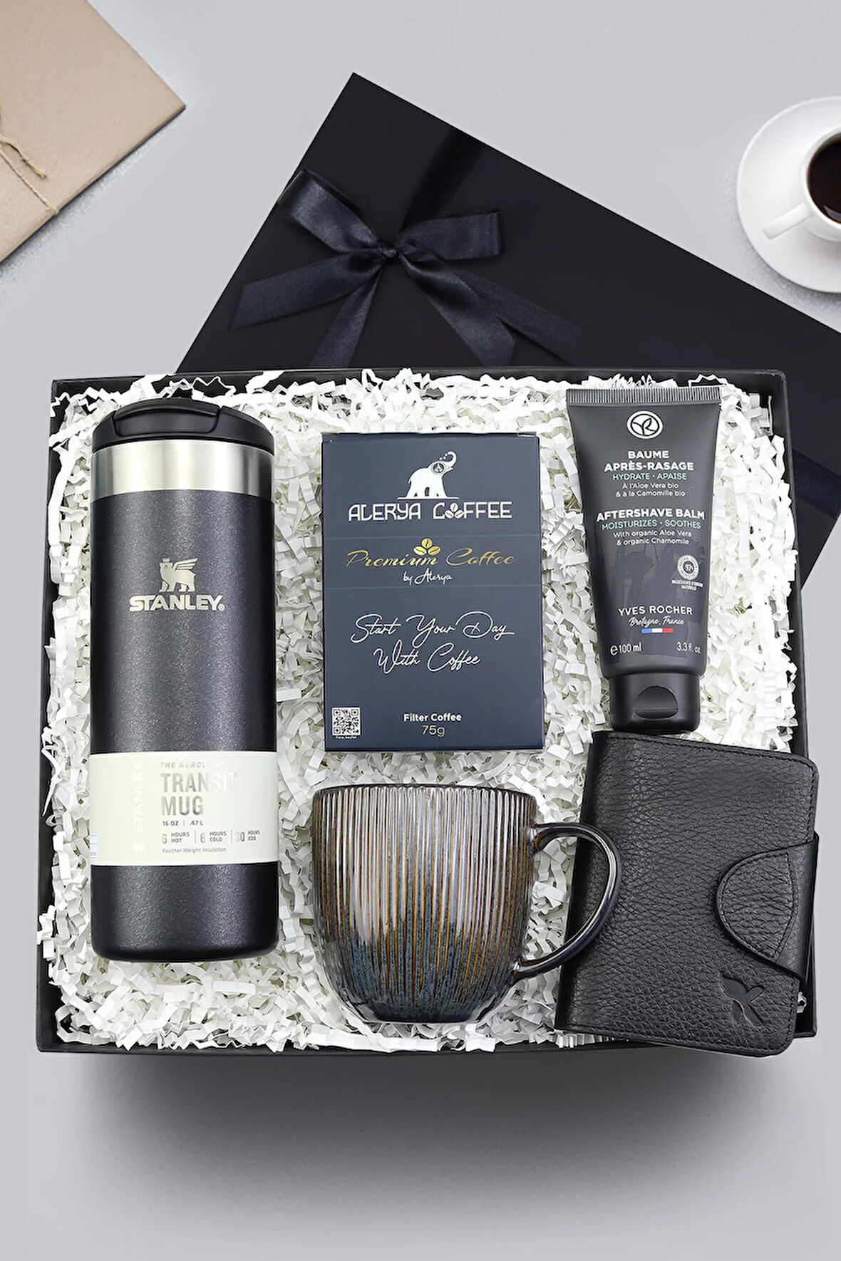 0,47 L & Premium Filtre Kahve & Deri Siyah Cüzdan & Yves Rocher Balsam & Porselen Kupa Hediye Seti