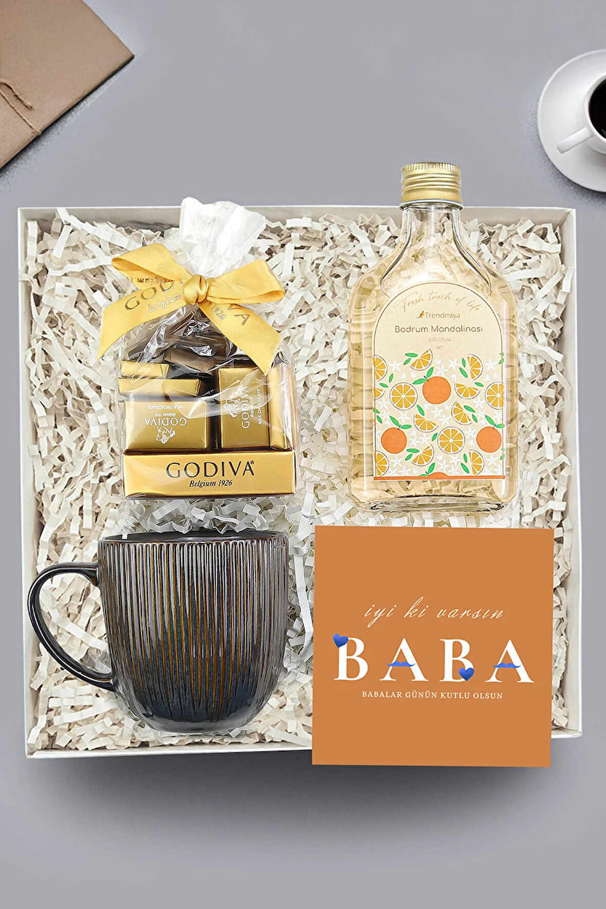 Godiva Napoliten Çikolata & 200 ml Bodrum Mandalina Kolonya & Lacivert Porselen Kupa Hediye Seti