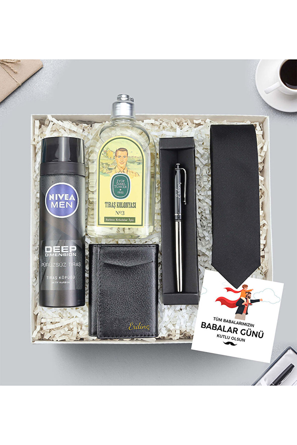 Tıraş Kolonyası & Metalik Roller Kalem & Kravat & Mekanizmalı Kartlık & Tıraş Köpüğü