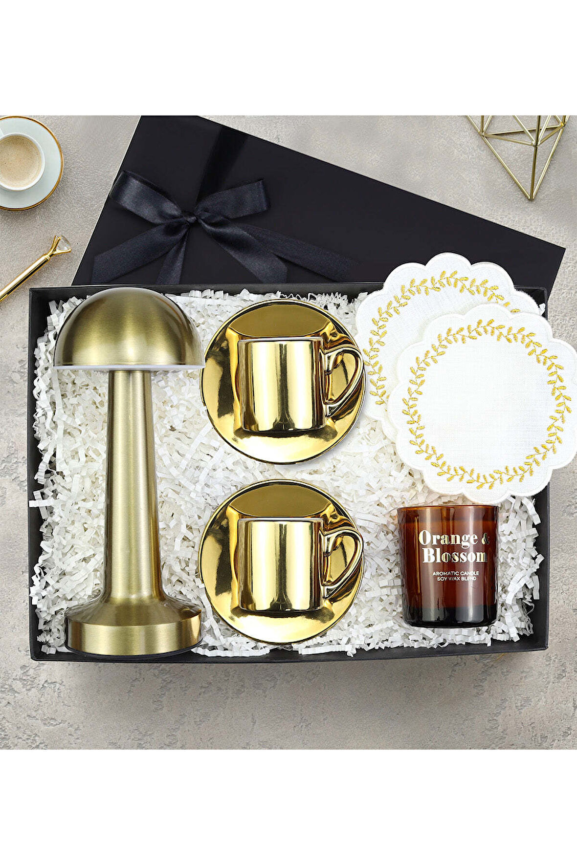 2 li Gold Fincan & Mum & Masa Lambası & Sunum Peçetesi Premium Hediye Seti