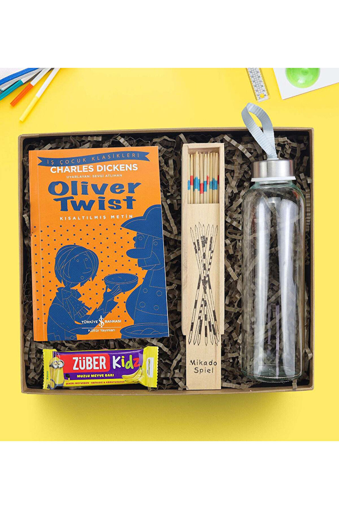 Oliver Twist Kitabı & Spiel Oyun Çubukları & Matara & Züber Kidz Hediye Seti