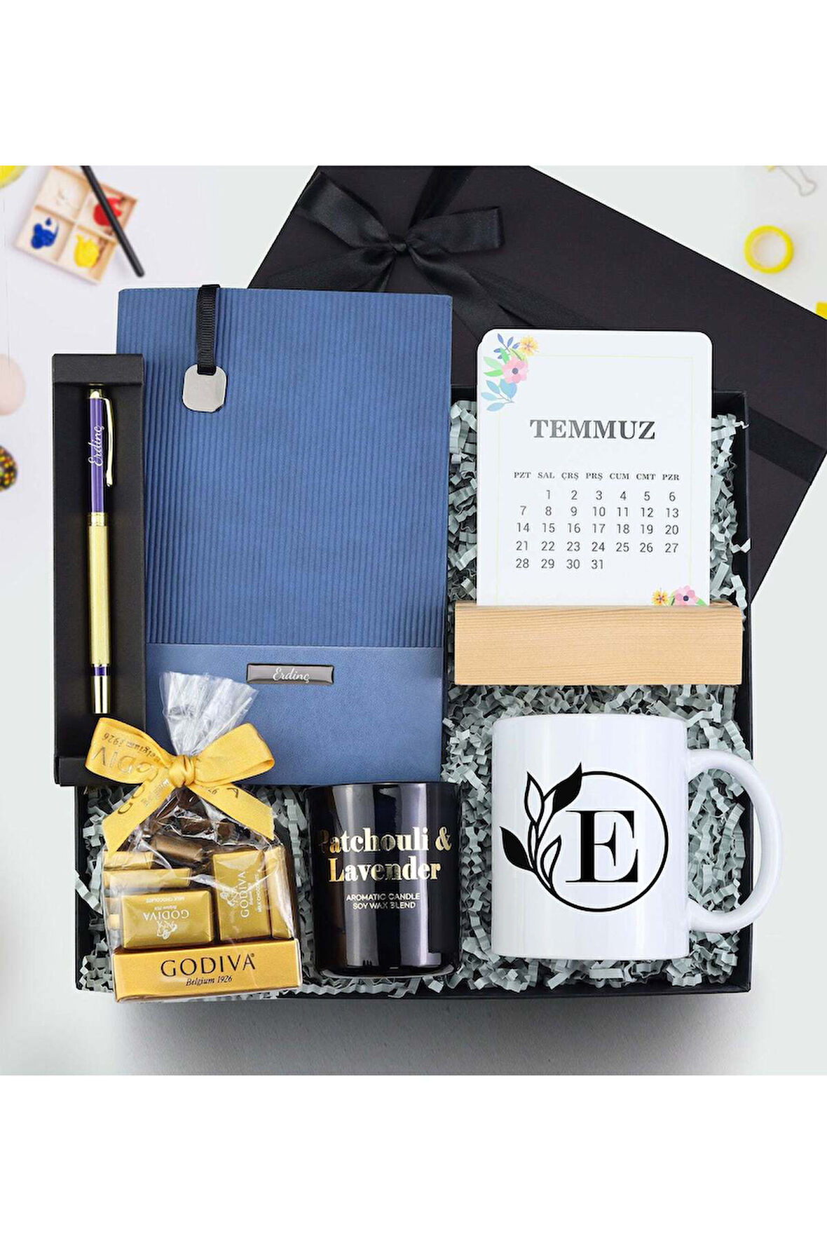 Esnek Kapak Defter & Gold Mavi Roller Kalem & Takvim & Mum & Godiva & Kupa Hediye Seti